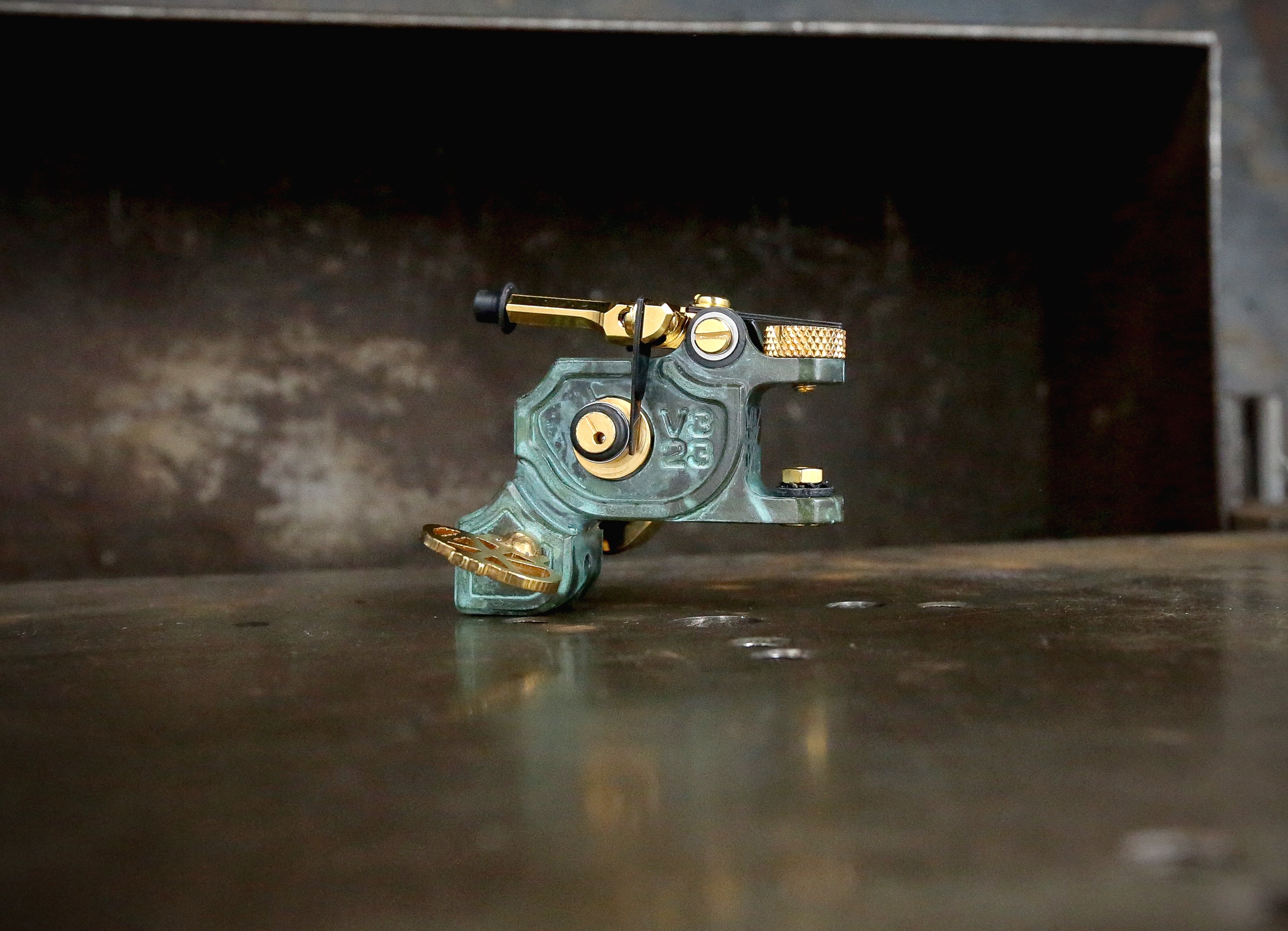 Dan Kubin V3/23 Sidewinder Verdigris x Gold RCA Cable - High-End Audio Connector for Turntables, Hi-Fi Systems & Professional Studio Equipment