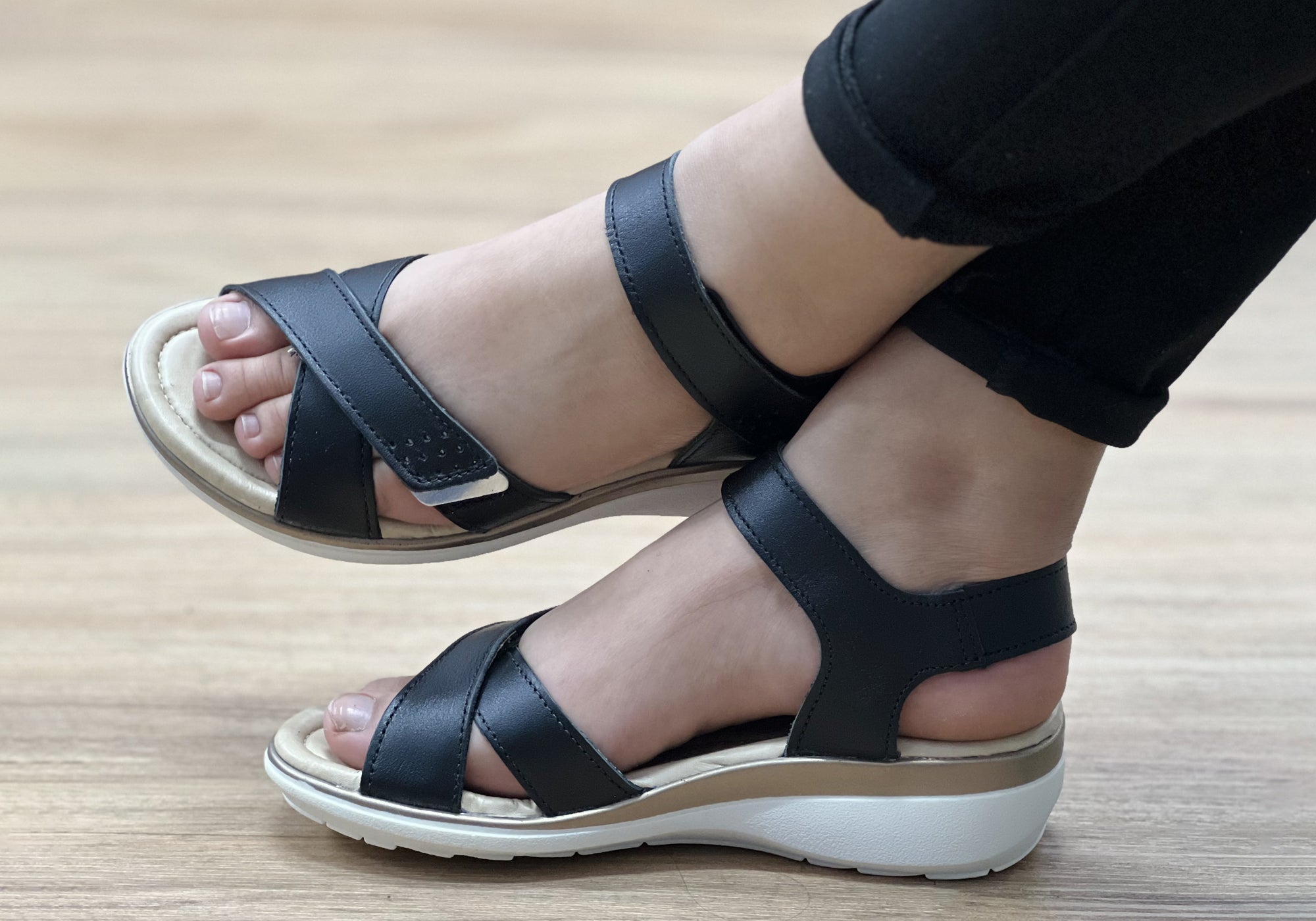 Pegada Kerala Women's Comfortable Leather Sandals - Handmade in Brazil - Perfect for Beach, Vacation & Summer Outfits