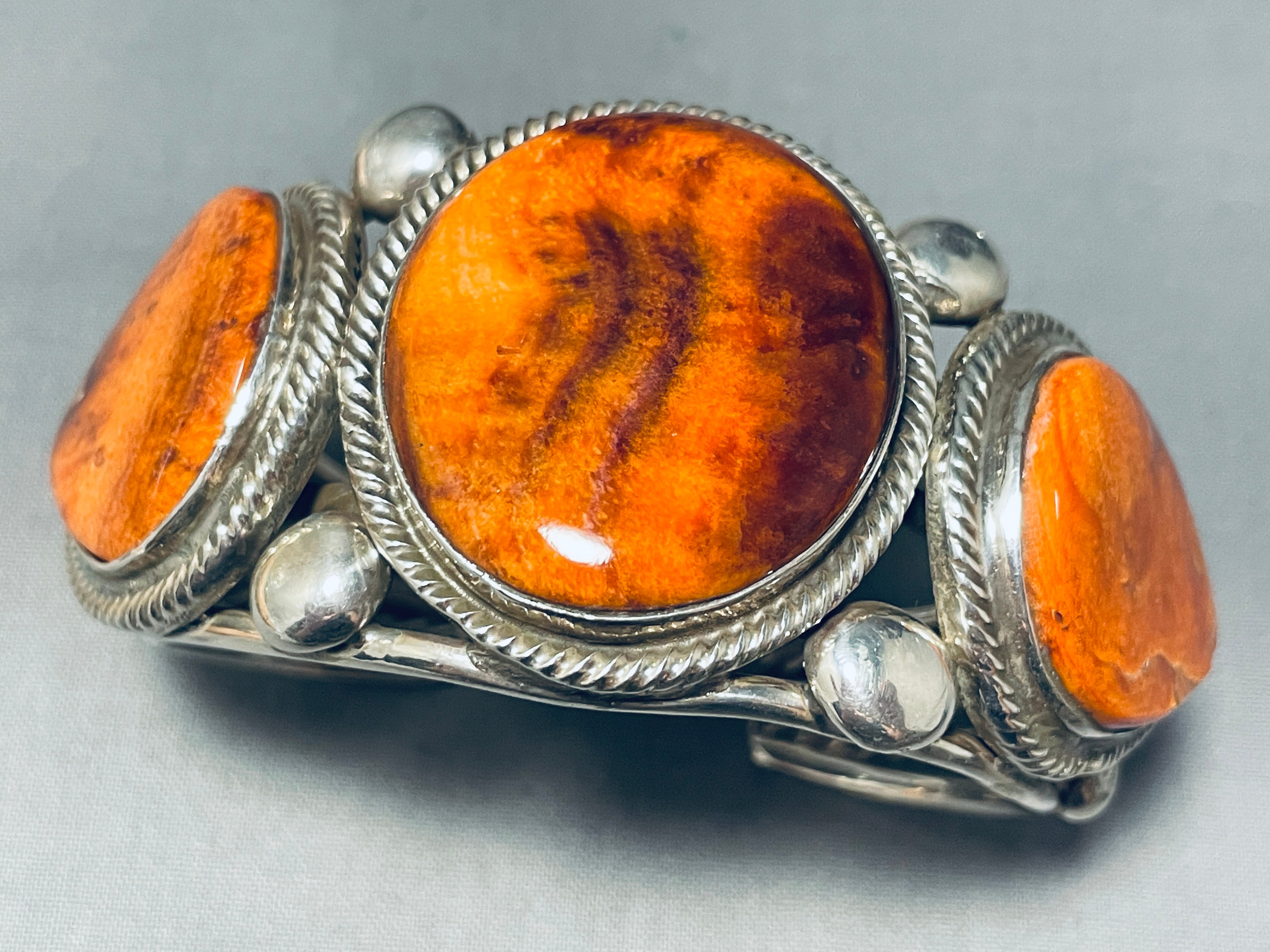 Authentic Navajo Sterling Silver Bracelet with Spiny Oyster Shell - 119g Heavyweight Handmade Native American Jewelry for Women - Perfect for Boho Fashion, Cultural Events & Gift Giving