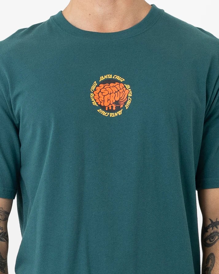 Santa Cruz Skateboard T-Shirt - Vintage Graphic Tee for Skateboarders & Streetwear Fans - Perfect for Skate Sessions & Casual Wear