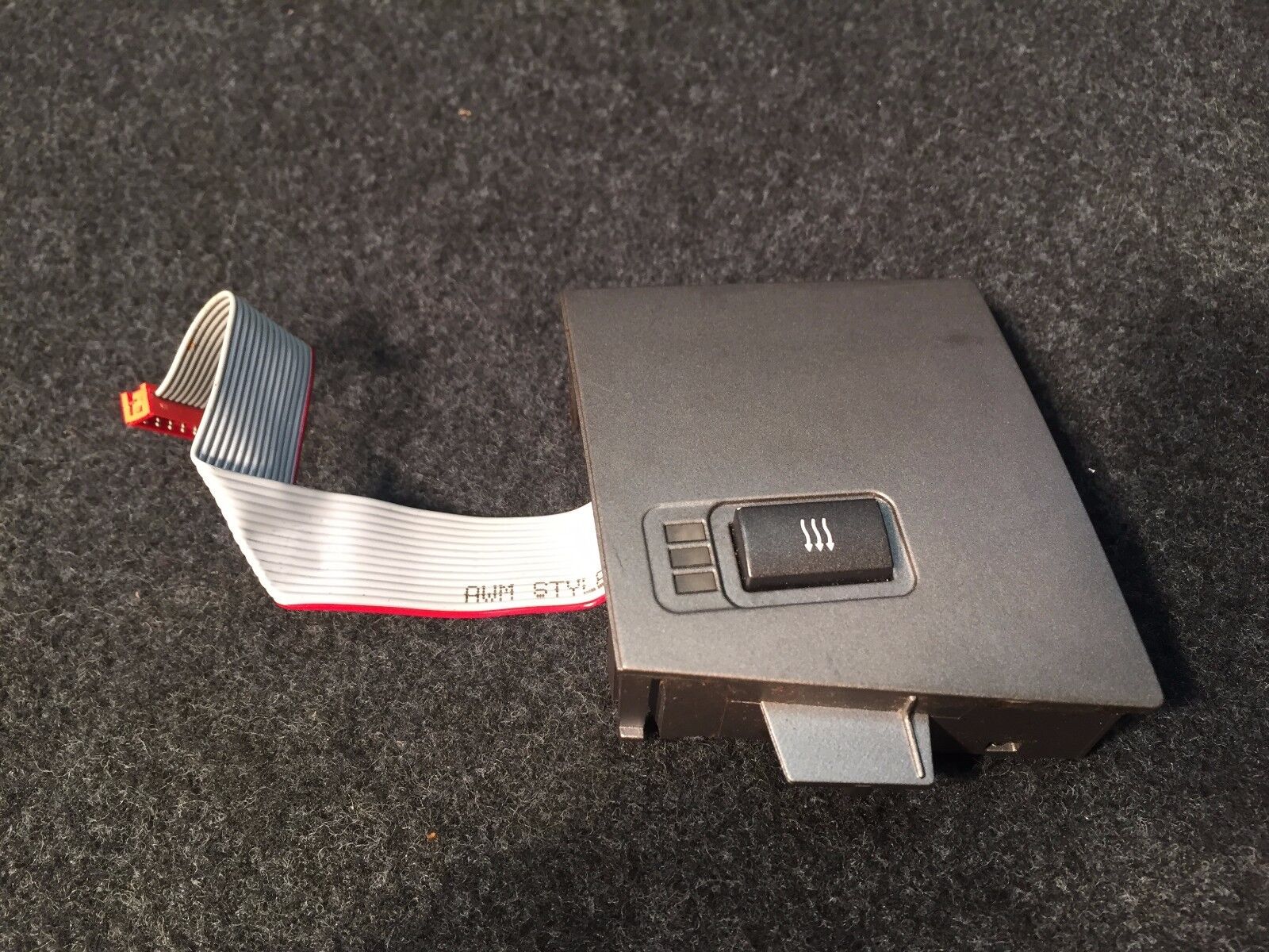 02 03 04 05 BMW 745i 745Li E65 Right Passenger Side Heated Seat Switch OEM - Perfect for Winter Comfort & Car Interior Upgrades