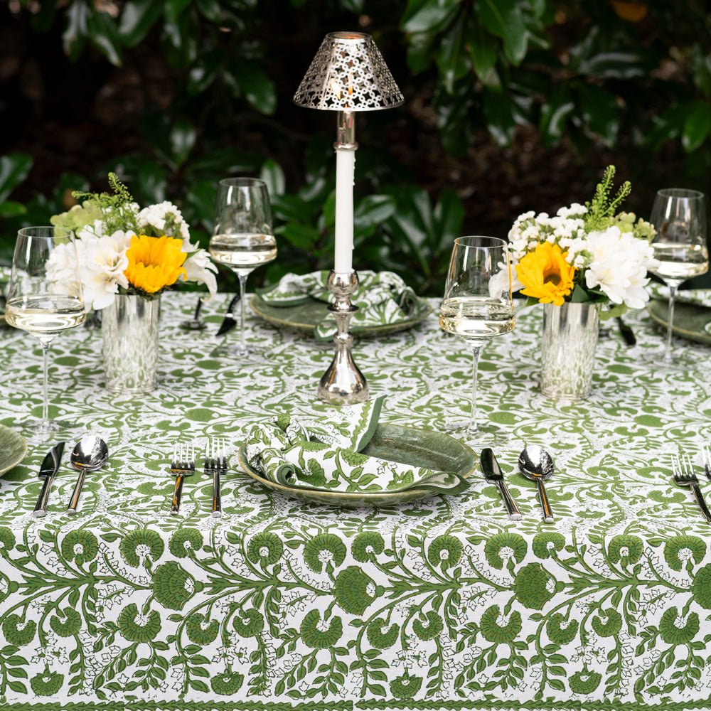 Premium Cactus Flower Lettuce Green Tablecloth - Waterproof & Wrinkle-Free - Perfect for Dining, Picnics, and Outdoor Parties