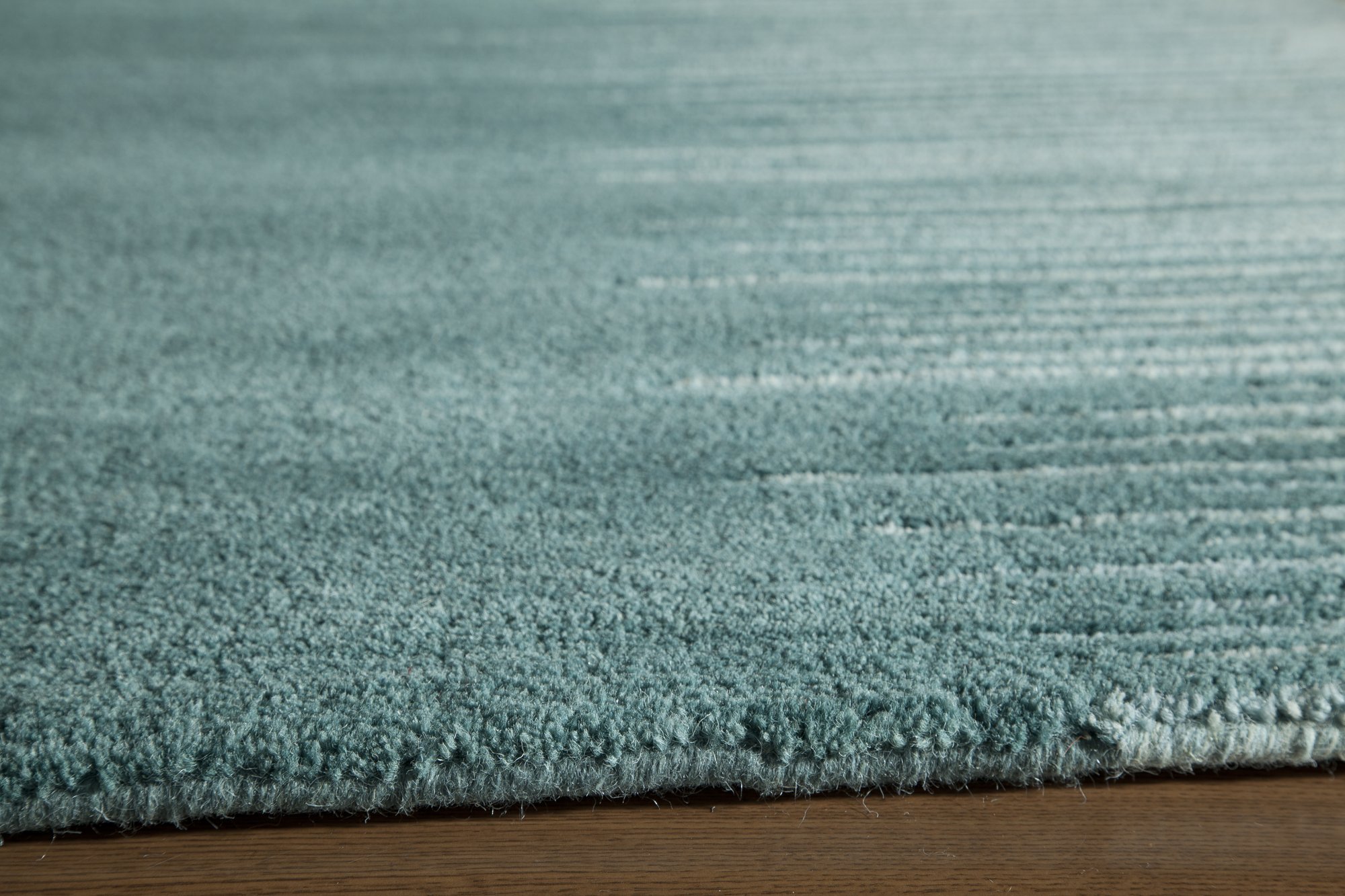 Momeni Rugs Delhi Collection 5' x 8' Aqua Blue Handmade Area Rug - Boho Chic Living Room Decor, Bedroom Accent, Home Office Floor Covering