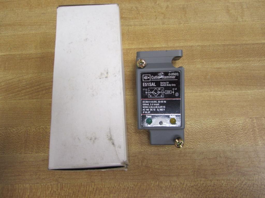 Cutler Hammer E51SAL Inductive Proximity Switch - Normally Open, Panel Mount, Grey - Ideal for Industrial Automation & Machine Safety Applications