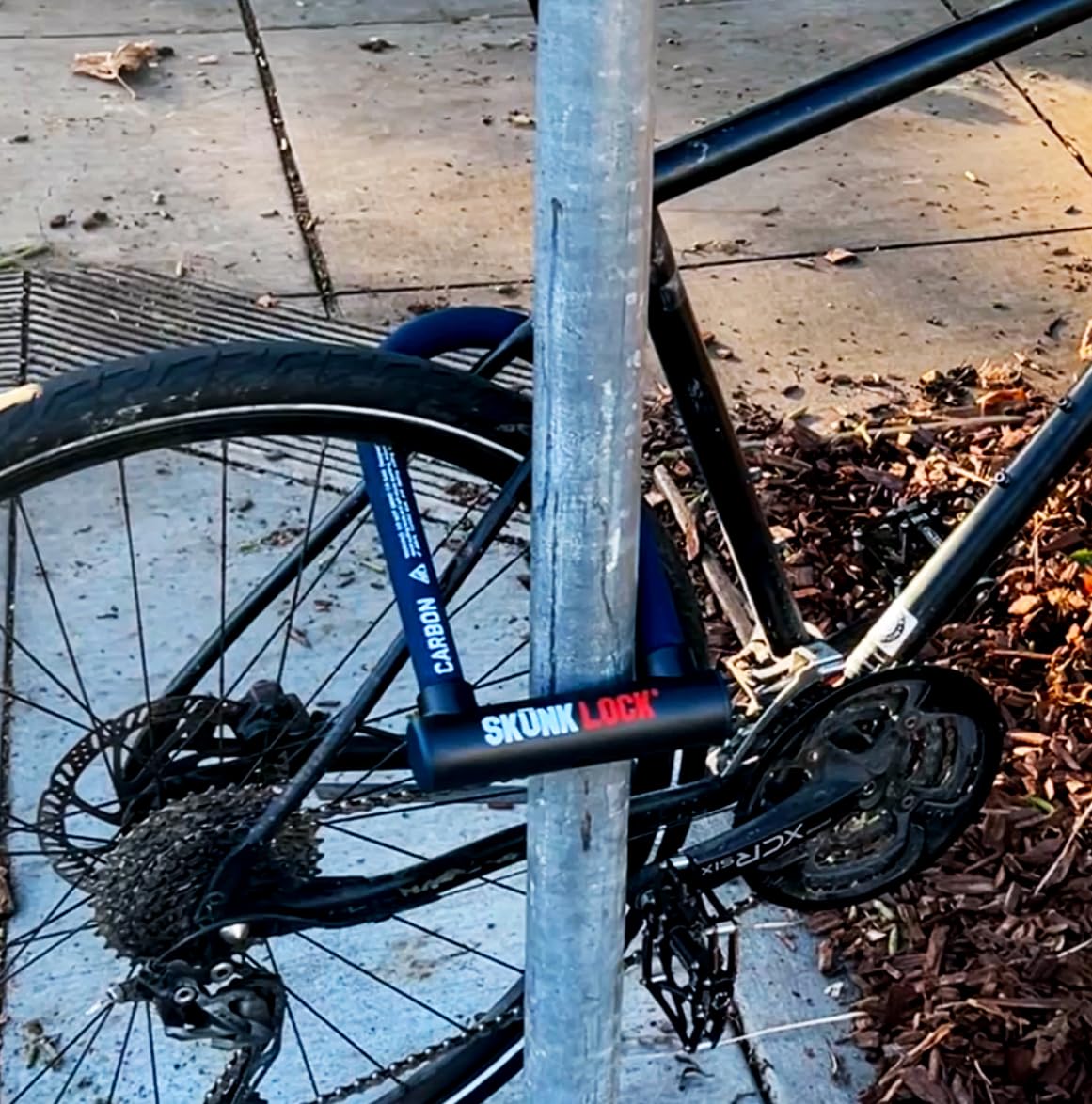 High Security Carbon Angle Grinder Resistant Bike & Motorcycle U Lock - Patented Anti-Theft Blade Destroying Multi-Material Technology for Urban Commuting & Outdoor Cycling Protection