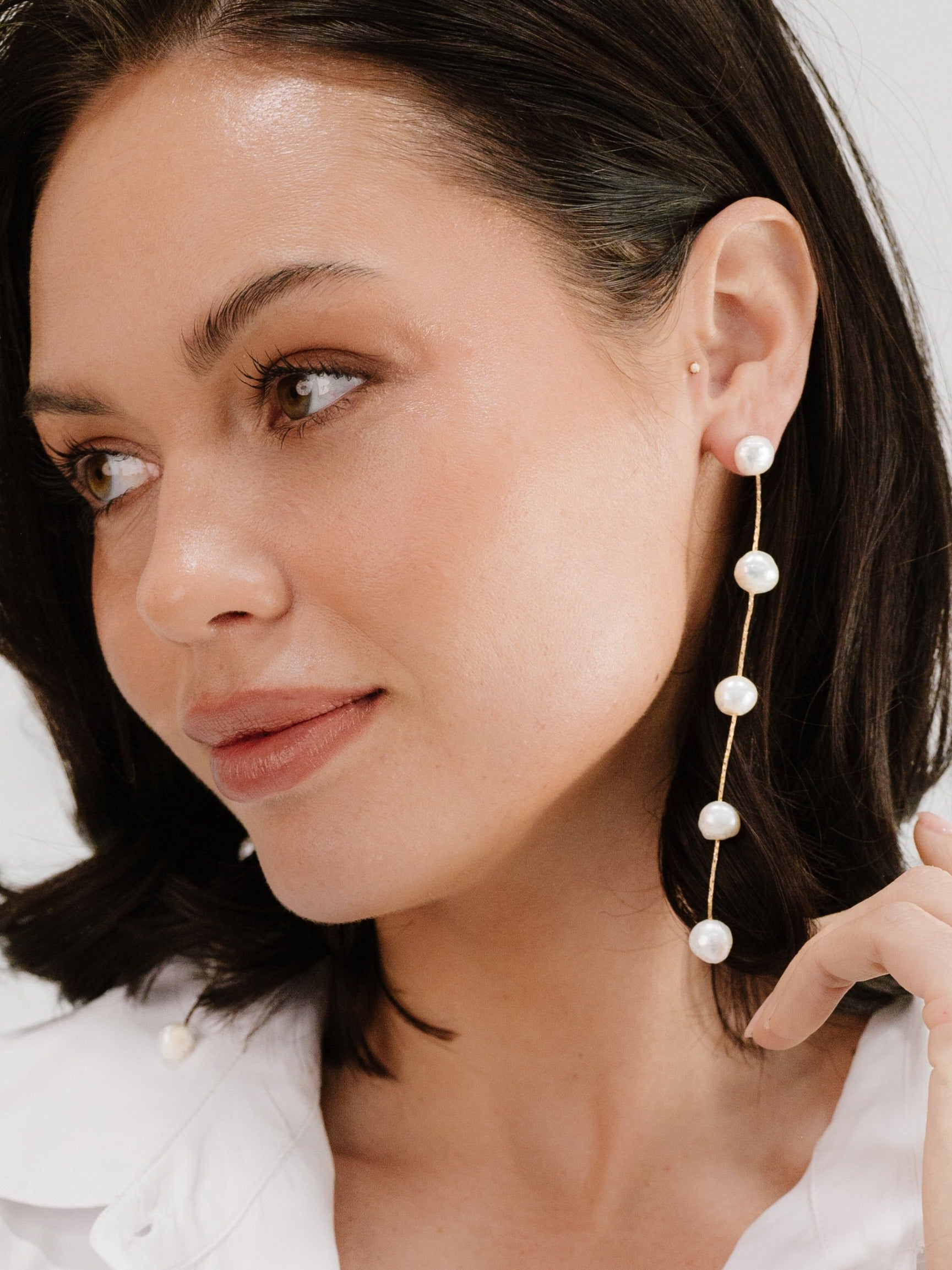 Exquisite Pearl Drop Earrings for Women - Elegant Dangling Jewelry for Parties, Weddings & Special Occasions