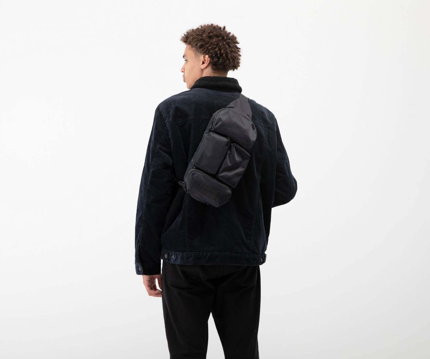 Timbuk2 Vapor Sling Crossbody Bag - Waterproof & Lightweight Shoulder Bag for Men & Women - Perfect for Travel, Hiking, Cycling & Everyday Carry (Black)