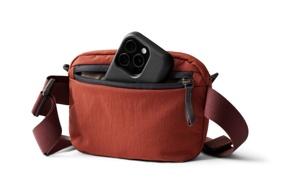 Bellroy Lite Belt Bag - Ultra Lightweight & Durable Waist Pack for Men & Women | Perfect for Travel, Hiking, Running & Everyday Use