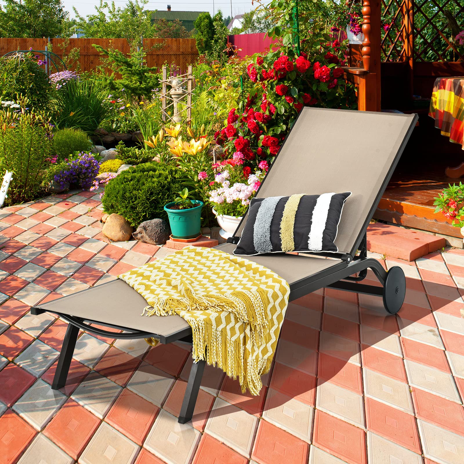 Giantex Adjustable Aluminum Patio Lounge Chair with 6-Position Recliner & Wheels - Outdoor Chaise Lounge for Beach, Poolside, Garden & Sunbathing (Brown) - Perfect for Relaxing by the Pool, Backyard Lounging & Outdoor Leisure