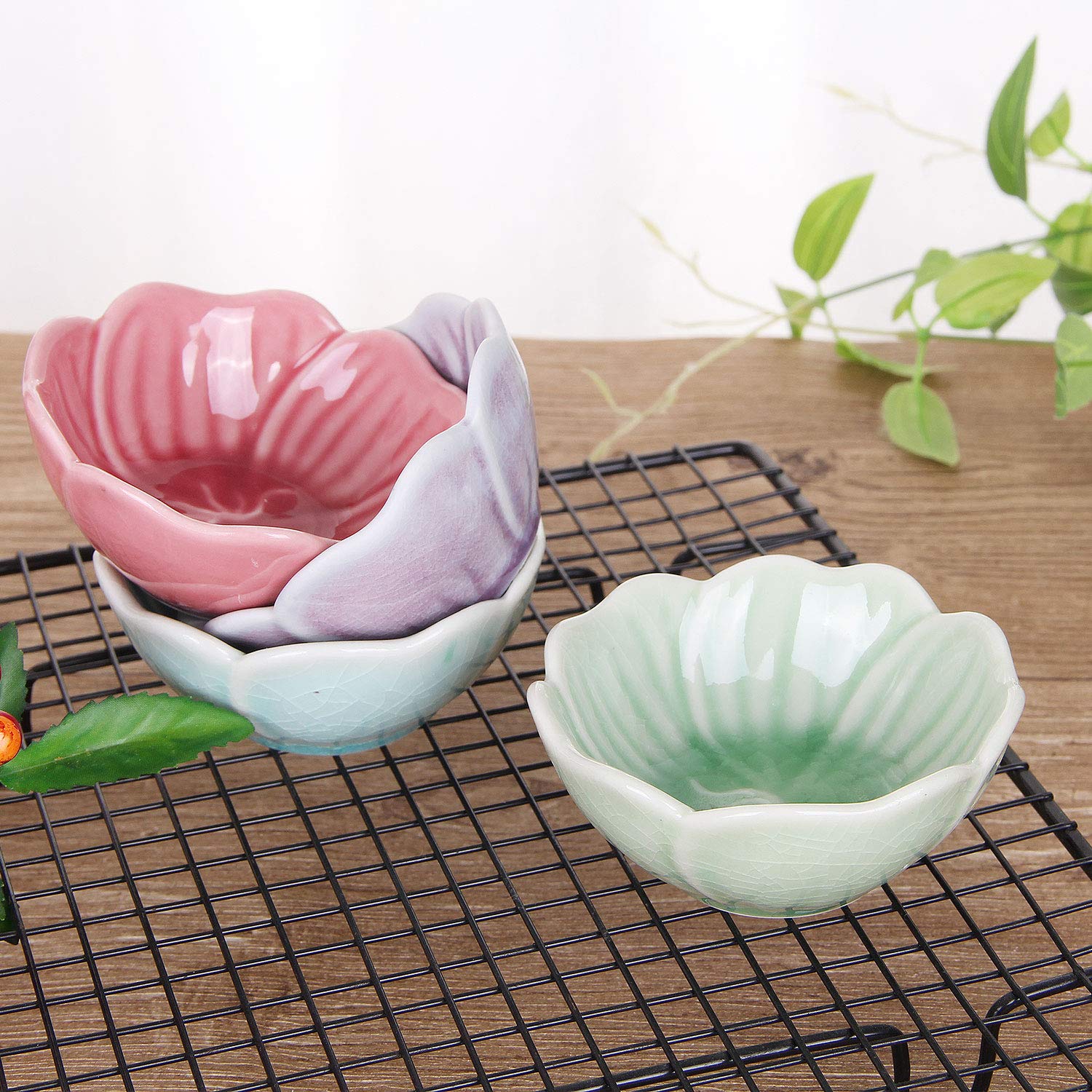 VanEnjoy 4-Piece Colorful Glazed Ceramic Soy Sauce Bowls - Floral Pattern Appetizer Plates, Condiment Dishes for Sushi, Dumplings & Asian Cuisine - Perfect for Restaurants, Home Dining & Party Serving