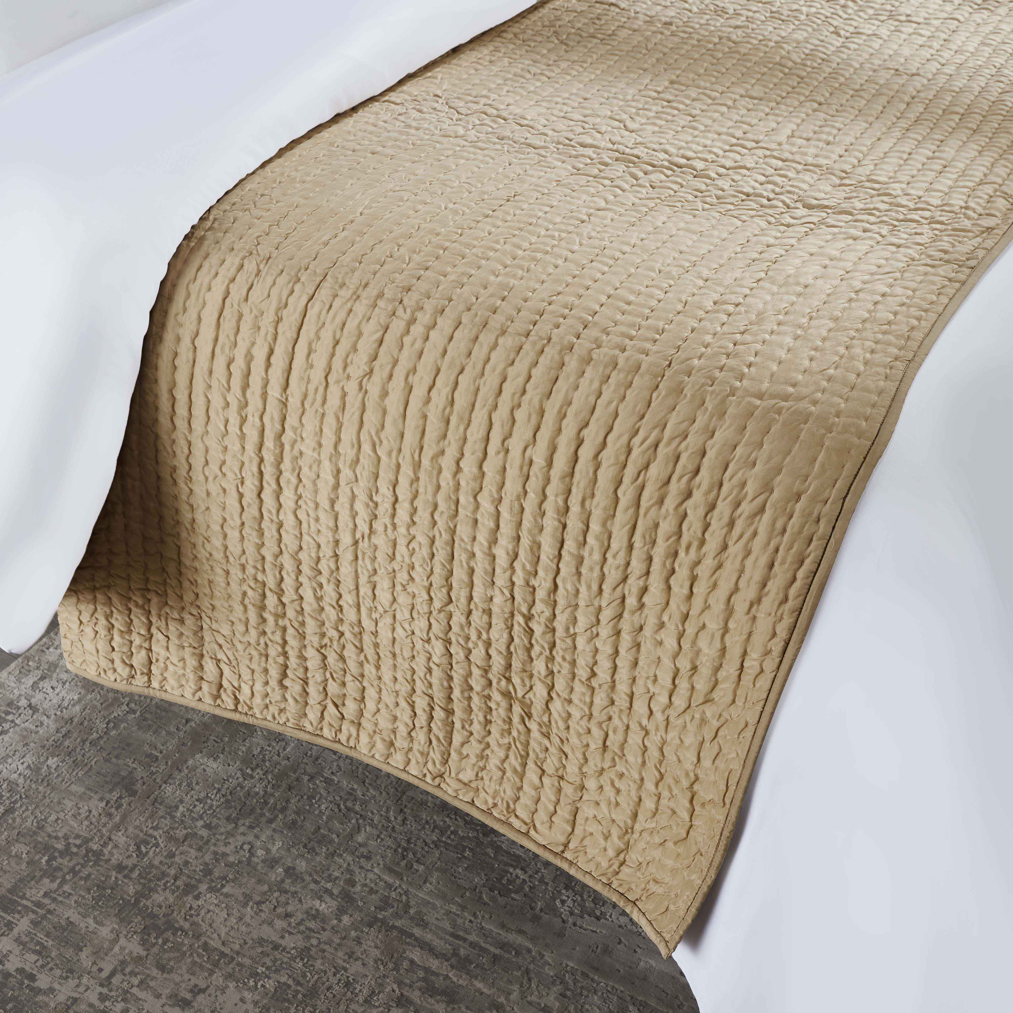 Bella 100% Pure Silk Pick Stitch Medium Weight Quilt and Sham Set - Luxury Bedding for Master Bedroom, Guest Room & Hotel Decor