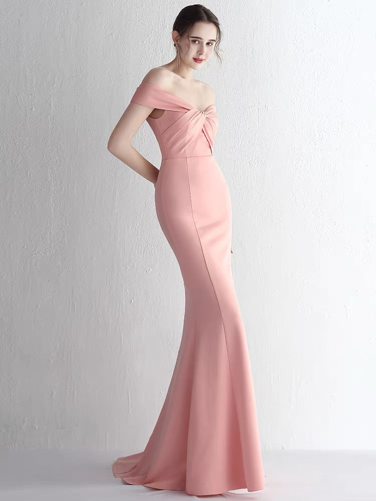 Elegant Off-The-Shoulder Pink Mermaid Prom Dress with High Slit - Formal Evening Gown for Homecoming, Quinceañera & Special Occasions - Style J3383
