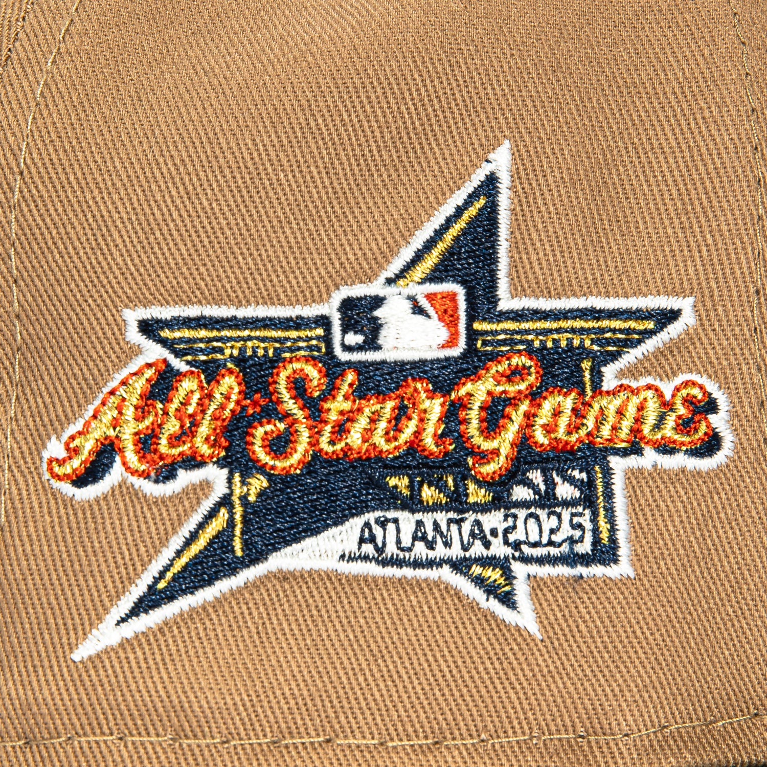 New Era 59Fifty Atlanta Braves 2025 All Star Game Patch Stars Hat - Khaki & Green Baseball Cap for Men - Perfect for MLB Games, Sports Events & Casual Wear
