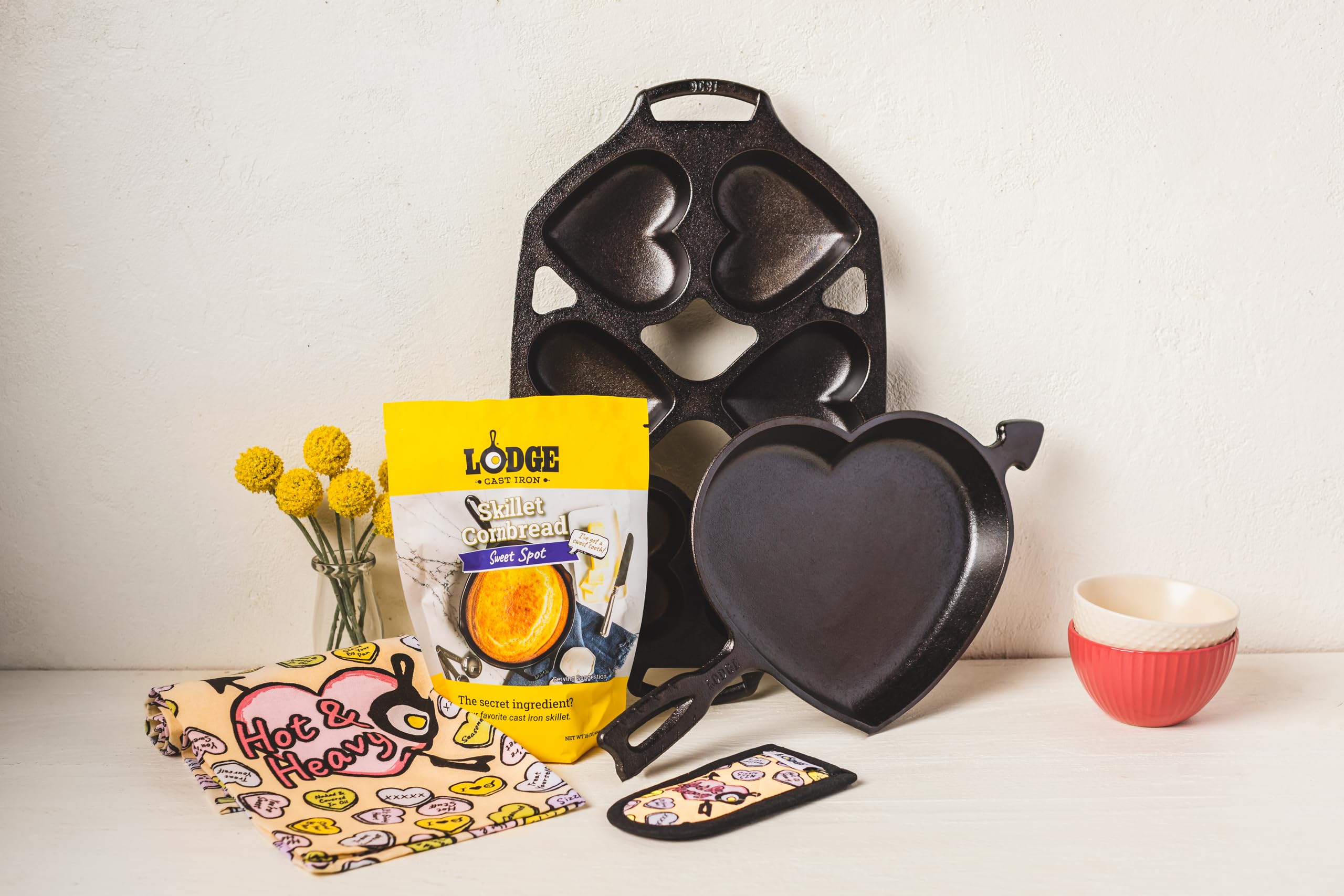 Lodge Cast Iron Skillet Cornbread Mix – Premium 16 oz (4 Pack) for Cast Iron Skillet, Wedge Pan, Cornstick Pan & Muffin Pan – Sweet Spot – Perfect for Baking, Camping & Southern-Style Cooking