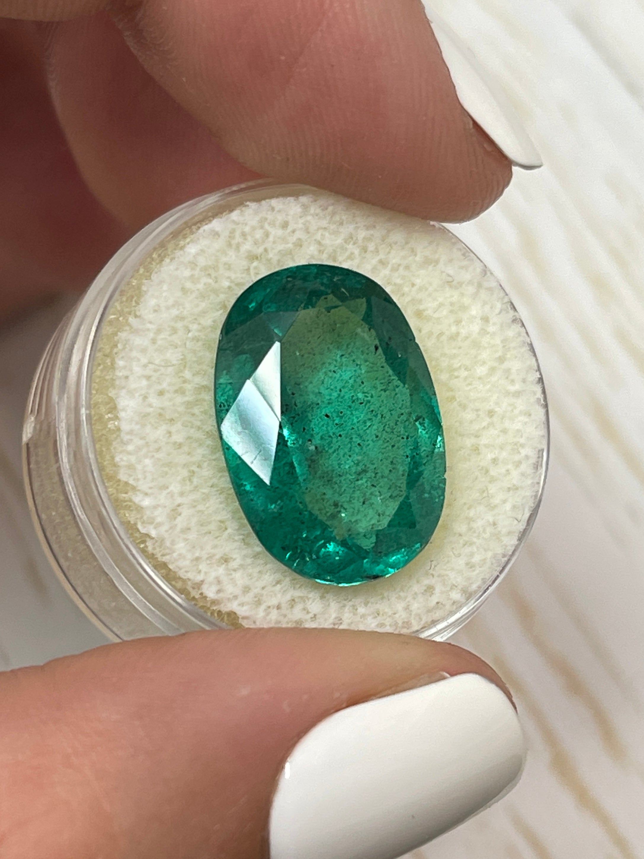 12.42 Carat Natural Colombian Emerald Gemstone - Oval Cut 18x13mm Loose Green Emerald for Jewelry Making, Engagement Rings & Collector's Gems