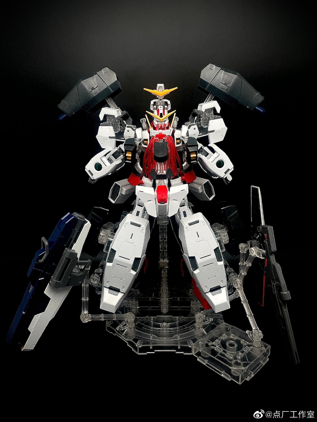1/100 MG Gundam Virtue Model Kit with DOT Workshop Armor Display Stand - Perfect for Gundam Collectors & Anime Figure Display