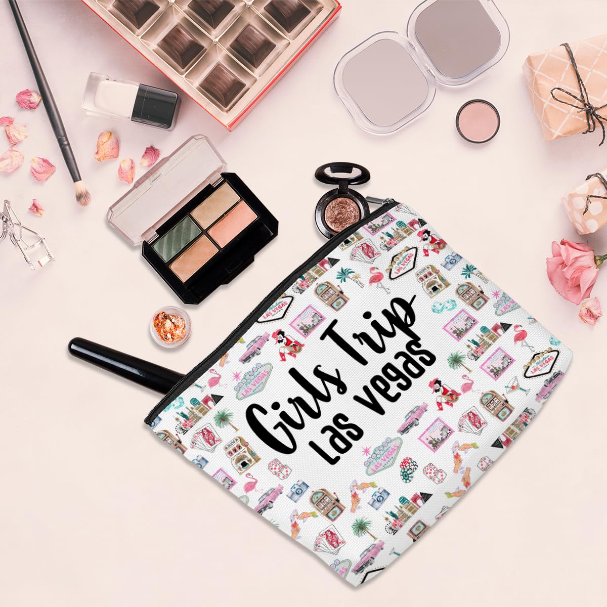Las Vegas Themed Makeup Bag - Travel Cosmetic Organizer for Women, Girls Trip & Weekend Gifts, Birthday Souvenir for Daughter, Best Friend, Traveler - Perfect for Vegas Vacation, Bachelorette Party & Christmas Presents