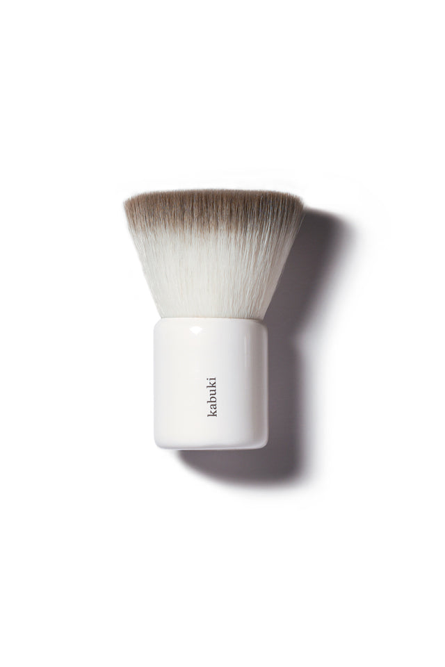 Eco-Friendly Vegan Kabuki Makeup Brush - Soft & Cruelty-Free for Flawless Foundation & Powder Application