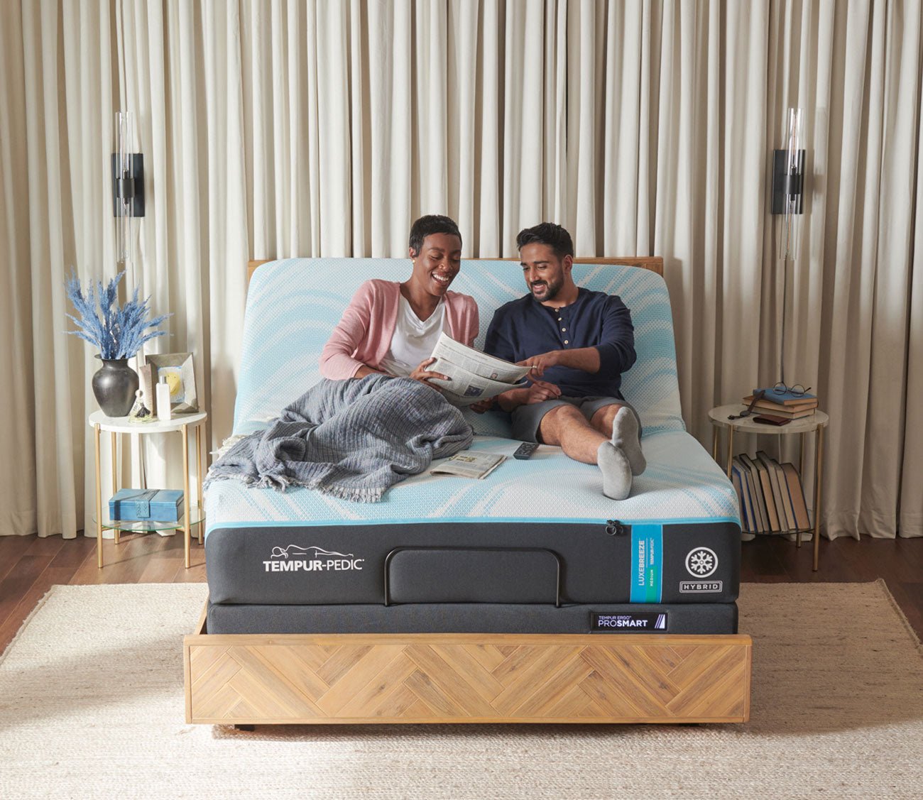 Tempur-Pedic LUXEbreeze 2.0 Medium Hybrid Cooling Mattress - Queen Size, Pressure Relief & Temperature Regulation for Hot Sleepers - Perfect for Bedroom, Guest Room & Master Suite