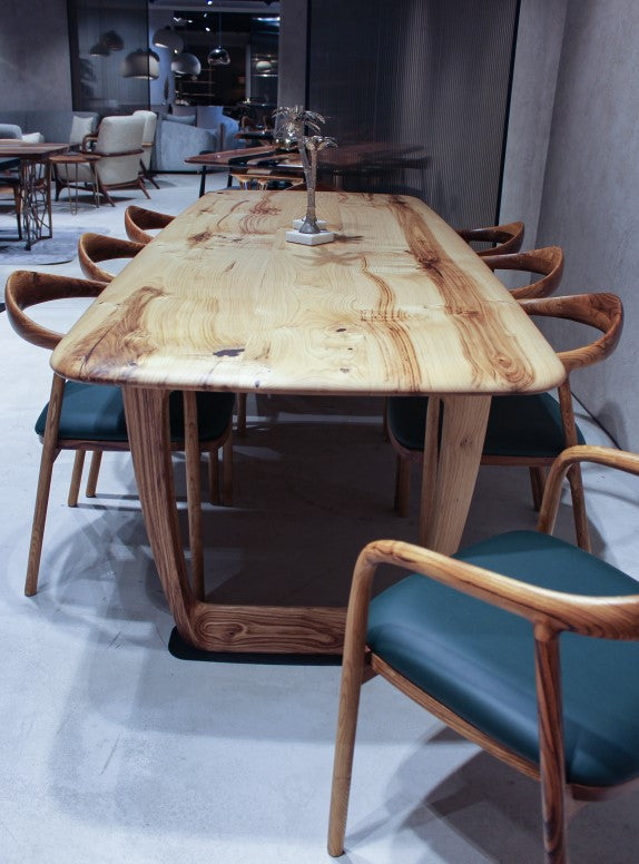 Rustic Solid Chestnut Wood Dining Table with Sturdy Chestnut Legs - Perfect for Farmhouse, Cottage & Country Style Dining Rooms