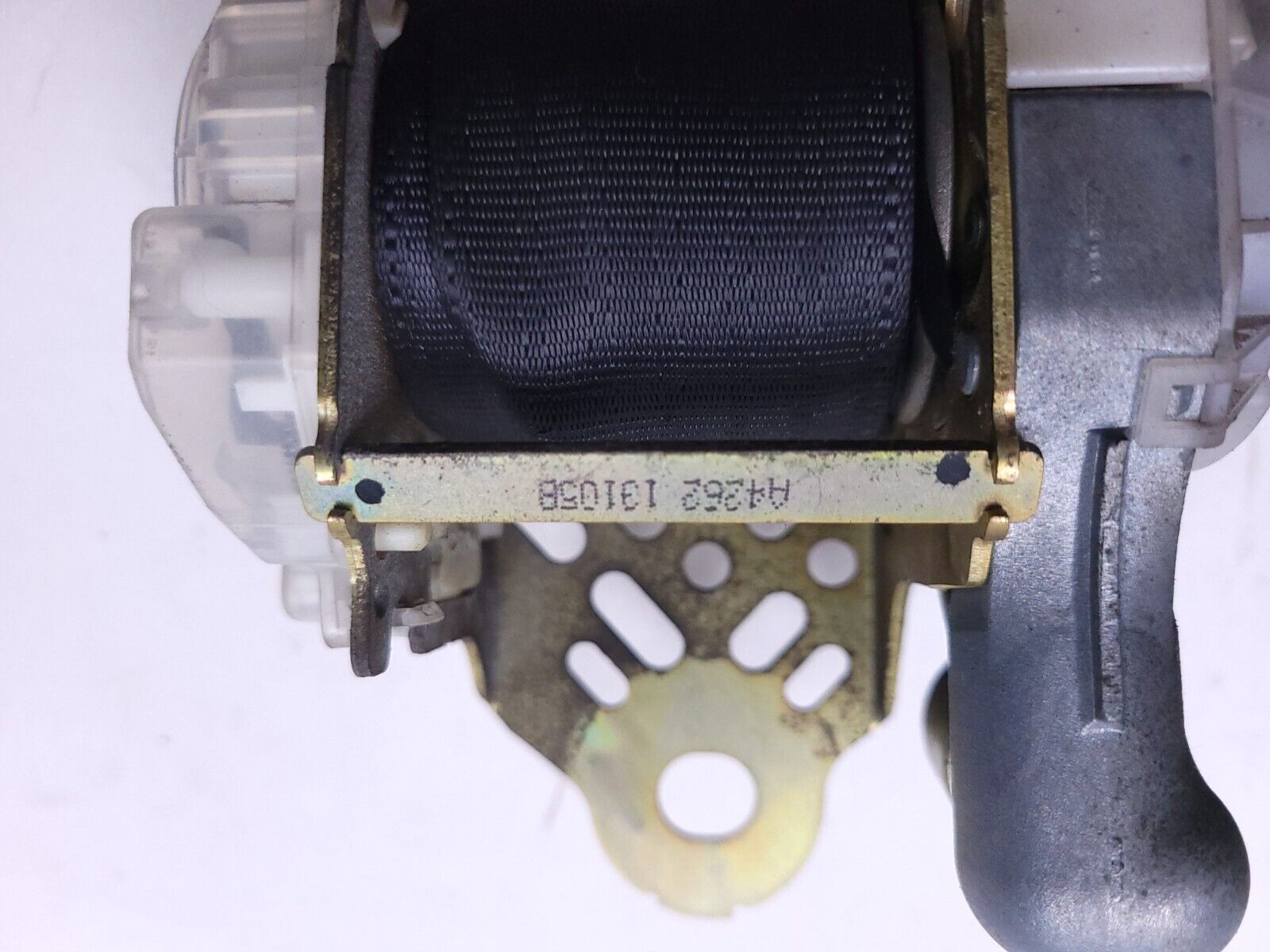 2003 2008 Toyota Corolla Front Right Passenger Seat Belt Retractor OEM Replacement - Perfect for Vehicle Safety Repair & Maintenance