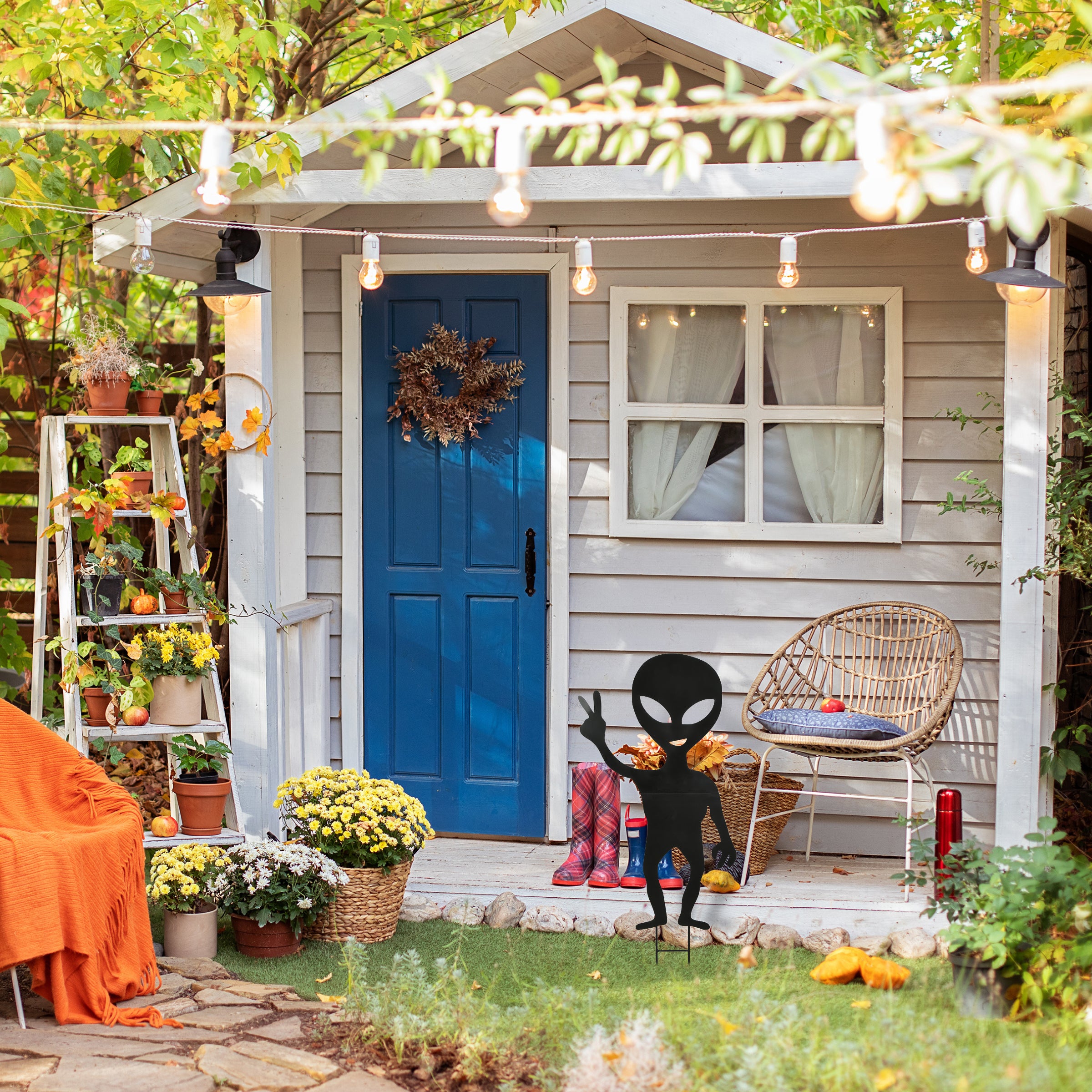 38 Inch Halloween Alien Garden Stakes - Spooky Outdoor Lawn Decorations for Halloween Party, Yard & Garden Decor