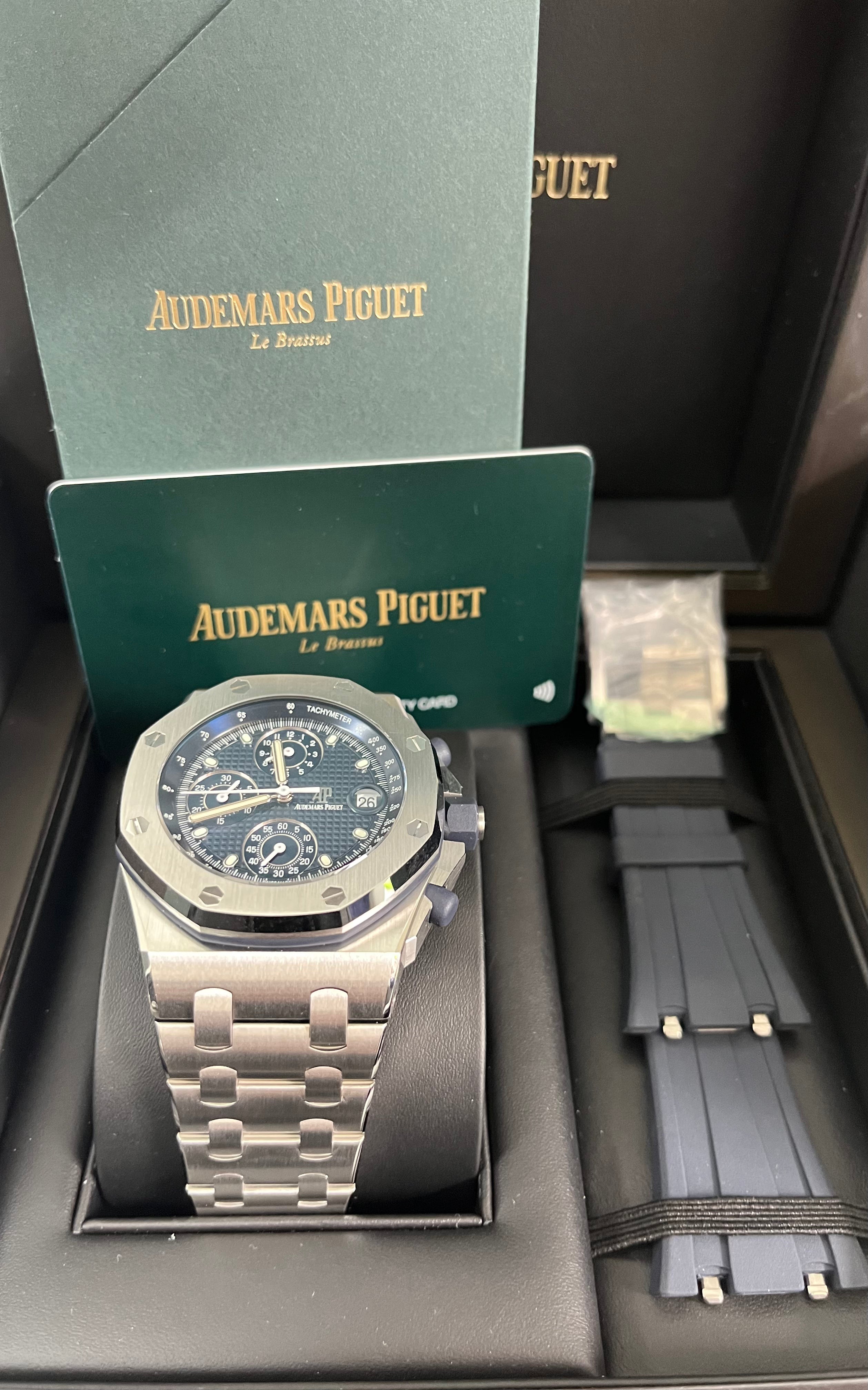 Audemars Piguet Royal Oak Offshore 42mm Chronograph Men's Watch 26238ST.OO.2000ST.01 - Luxury Stainless Steel Sports Watch for Business, Gifting & Special Occasions