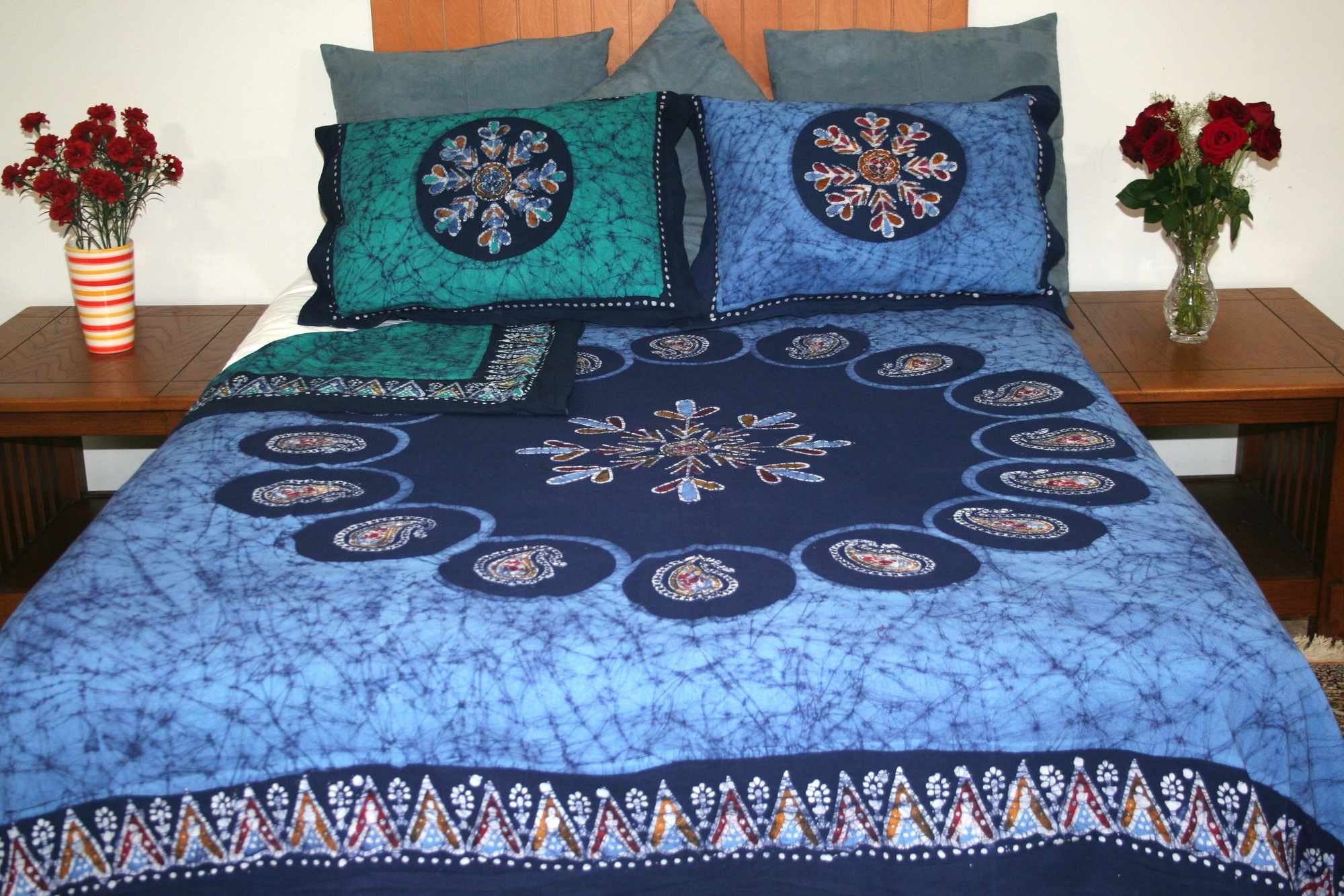Reversible Batik Duvet Cover Set - Full/Queen Size - Handmade Authentic Cotton Bedding - Perfect for Bohemian & Ethnic Home Decor