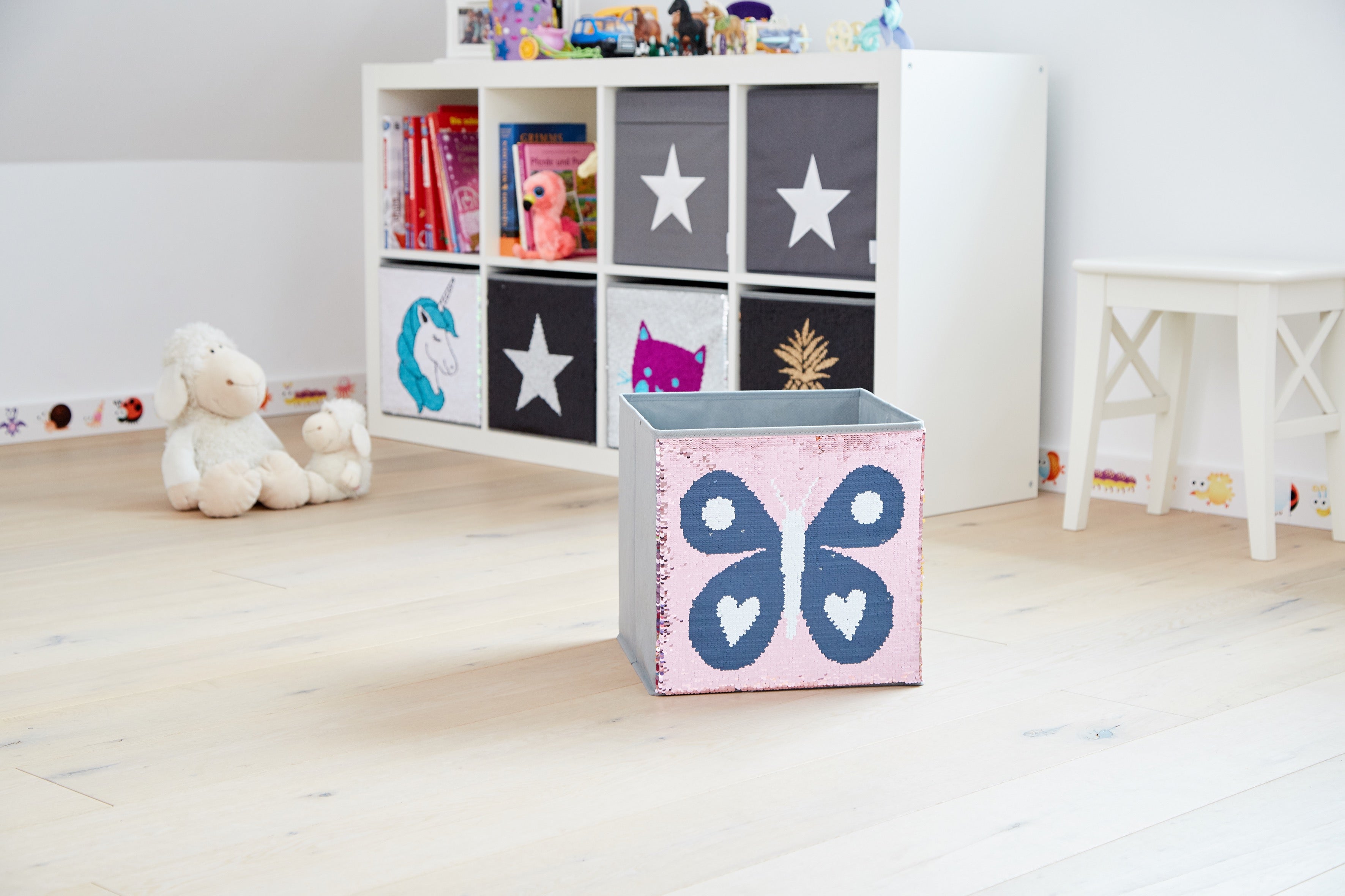 Magic Sparkly Butterfly Jewelry Storage Box - Elegant Organizer for Rings, Earrings & Necklaces - Perfect for Home, Travel & Gift Giving