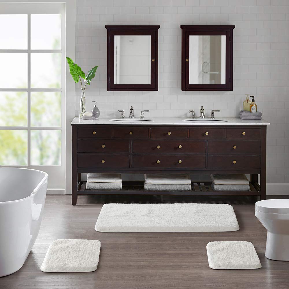 Non-Slip Microfiber Bath Rug - Super Absorbent Plush Shaggy Bath Mat (20x32 Inches, White) | Machine Washable Soft Shower Mat for Bathroom Safety & Comfort - Perfect for Spa-Like Bathrooms & Wet Floors