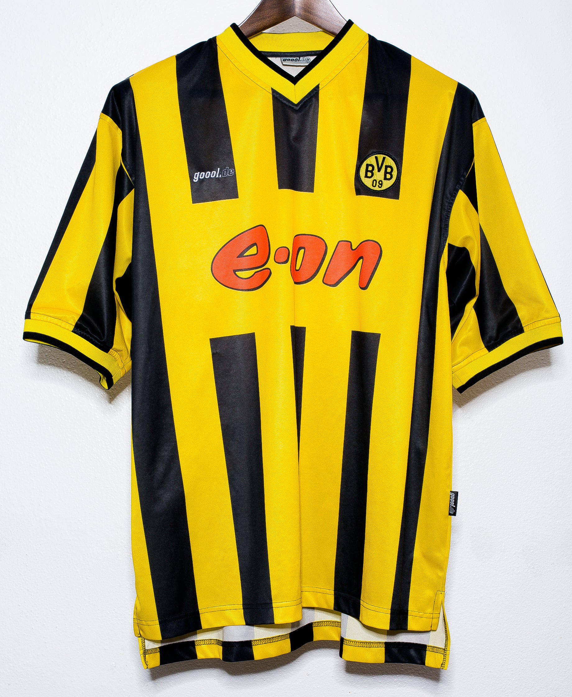 2002 Borussia Dortmund Away Jersey (Size L) - Vintage Soccer Shirt for Fans & Collectors - Perfect for Matchdays, Gifts & Memorabilia
