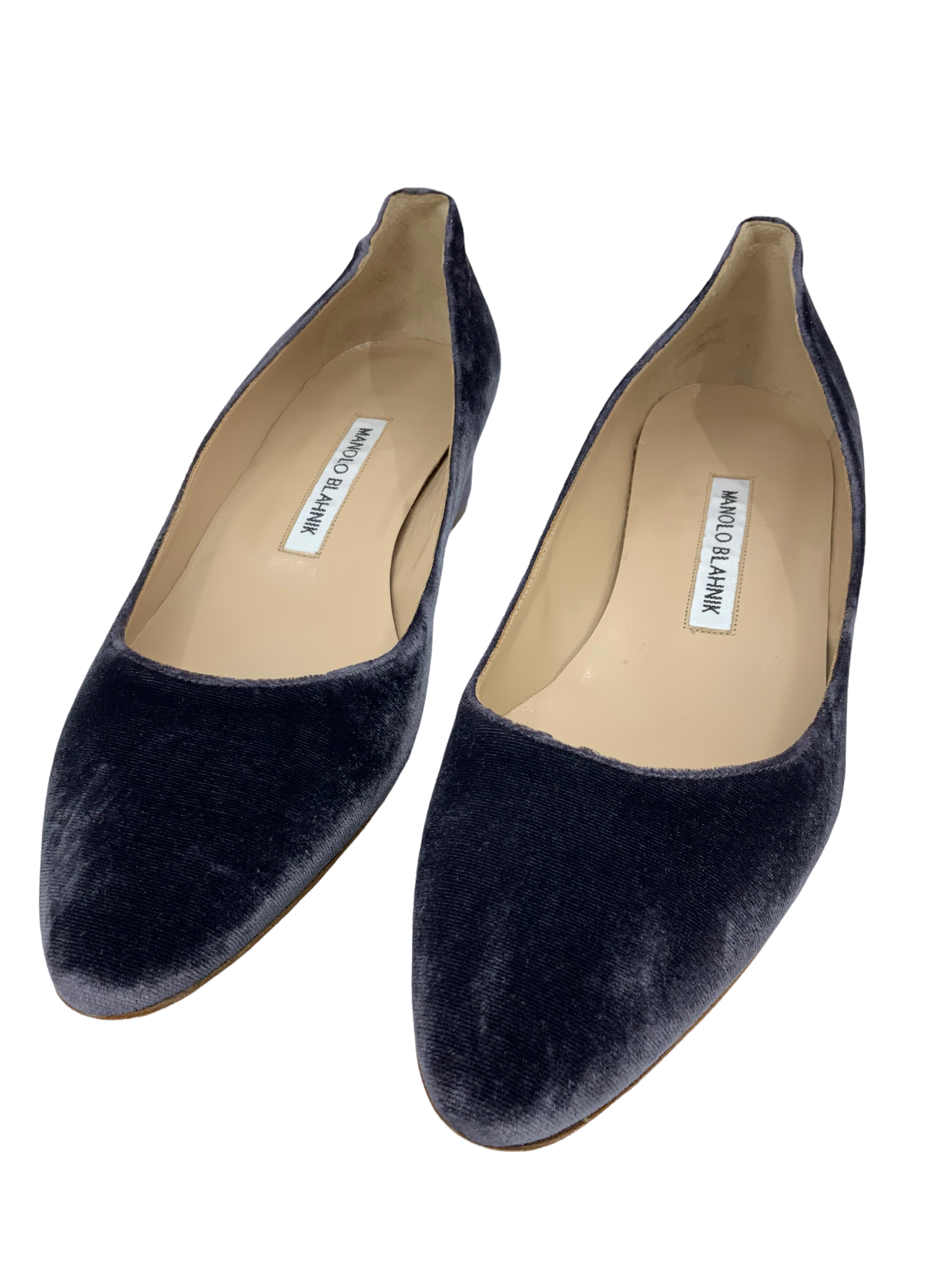 Manolo Blahnik Listony Block Heel Velvet Pumps Women's Size 8.5 - Elegant Evening Shoes for Weddings, Parties & Special Occasions