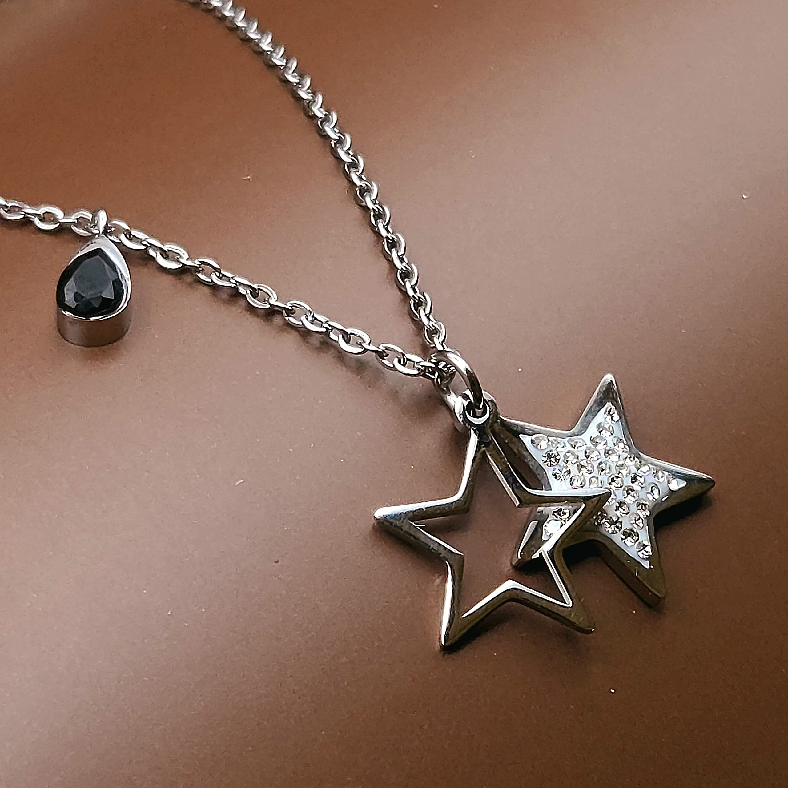 Dainty Stainless Steel Star & Teardrop Charm Necklace - Elegant Layering Pendant for Women, Perfect for Everyday Wear, Date Nights & Gift Giving