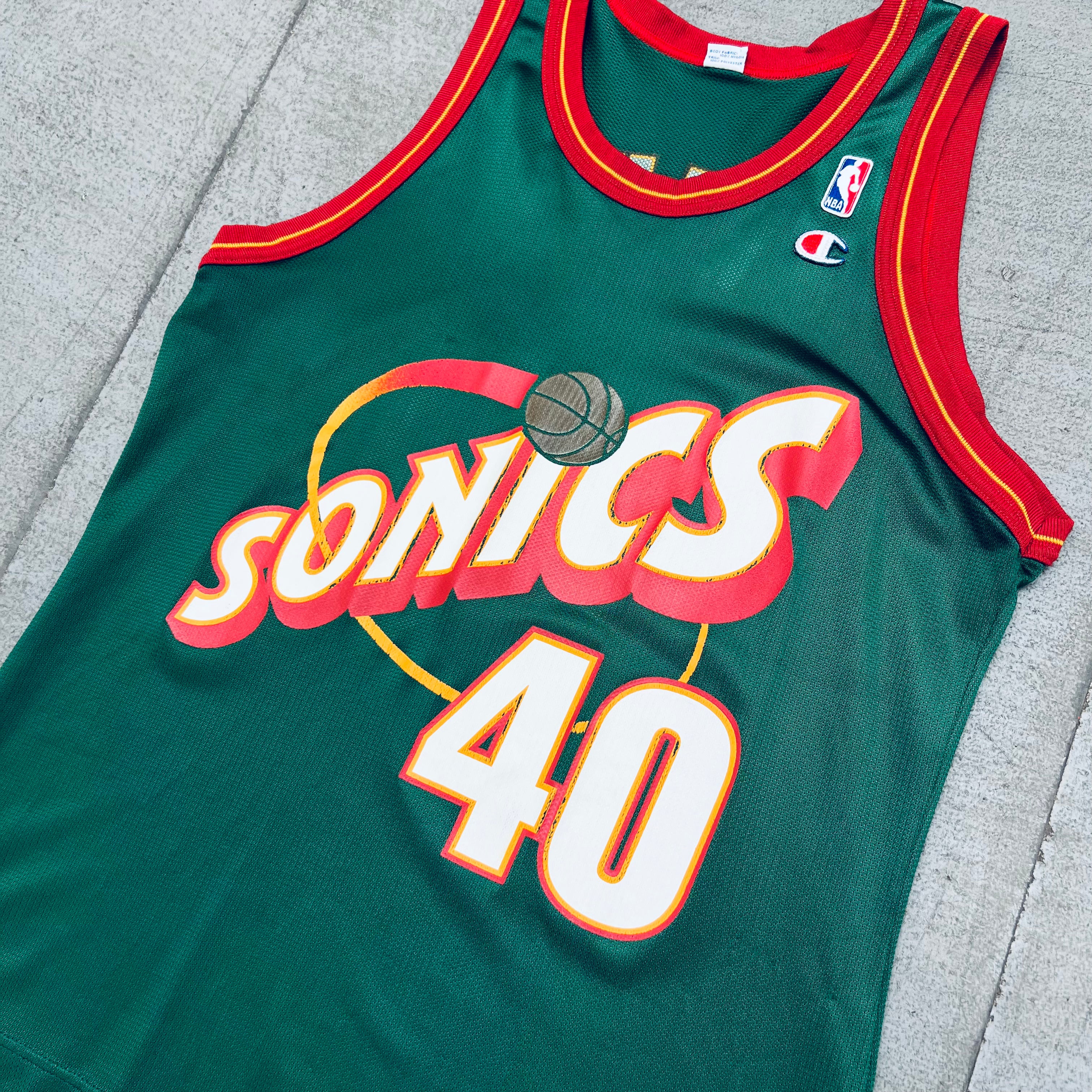 Shawn Kemp 1995/96 Seattle Supersonics NBA Championship Jersey - Men's Medium Replica Basketball Shirt for Fans & Collectors | Game Day, Cosplay & Sports Memorabilia Display
