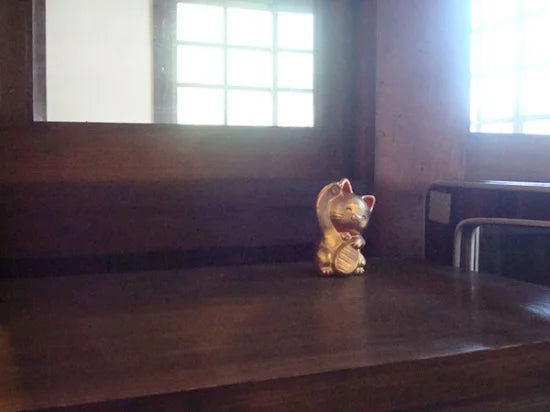 Authentic Japanese Nagahama Doll - Maneki Neko Lucky Beckoning Cat Figurine in Gold | Traditional Fortune Charm for Home, Office & Business Decor