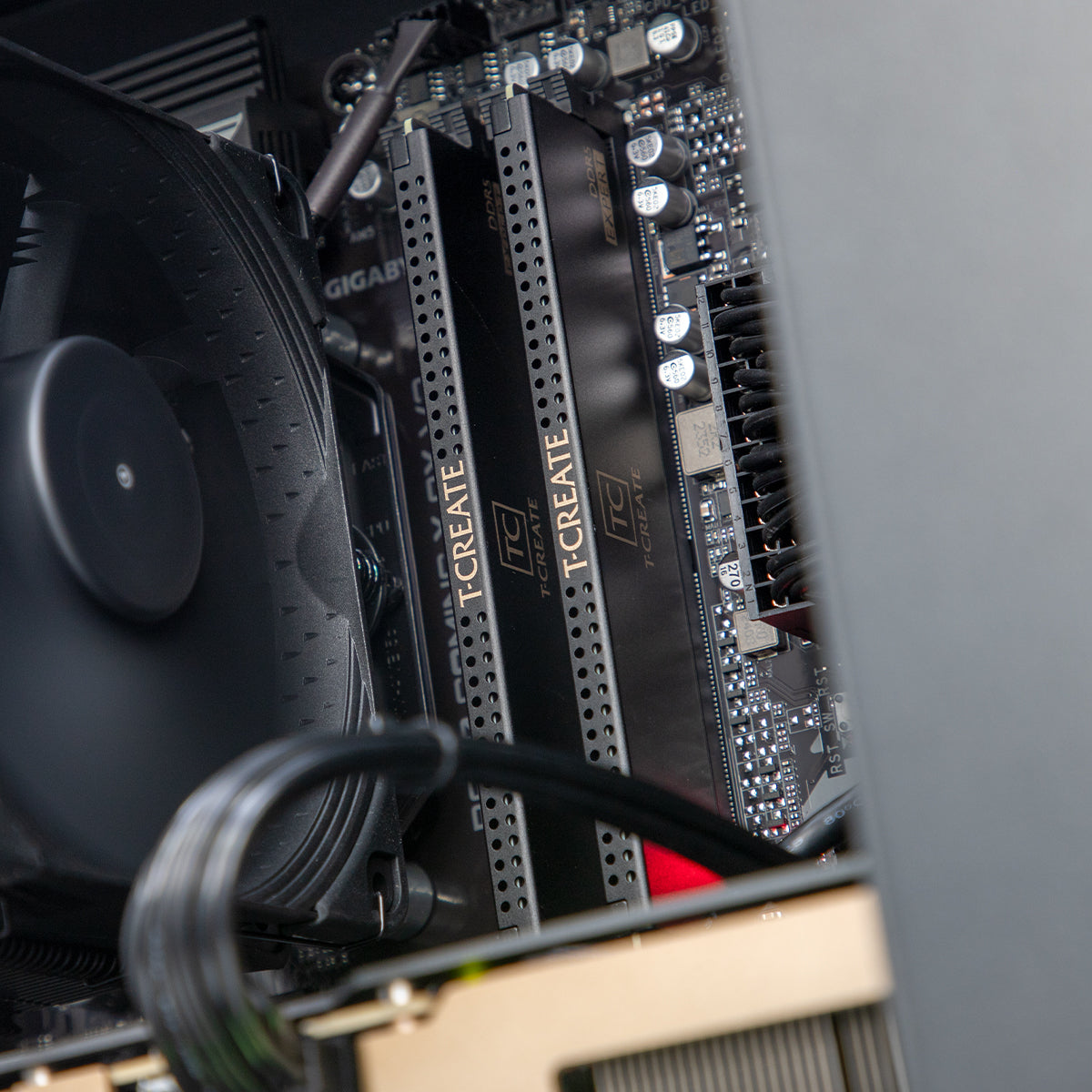 Chinkapin AMP RTX 5090 Ryzen 7 9800X3D High-Performance Gaming PC Desktop - Ultimate 4K Gaming & VR Ready for Esports & Streaming