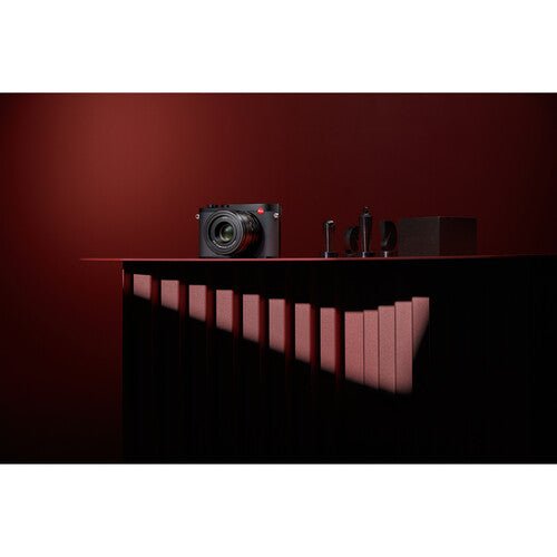 Leica Q3 43MP Full Frame Digital Camera with 28mm Lens - Professional Compact Camera for Travel, Street & Portrait Photography