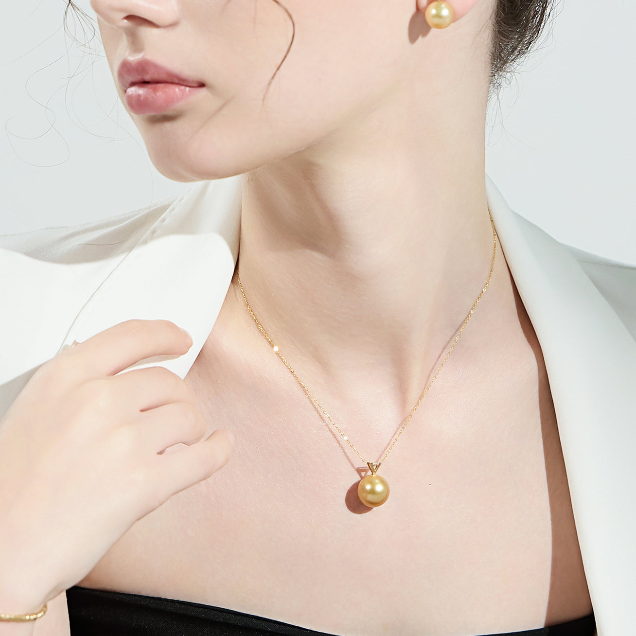 18K Gold South Sea Golden Pearl Necklace KN00127 - Elegant Luxury Jewelry for Women, Perfect for Weddings, Parties & Special Occasions