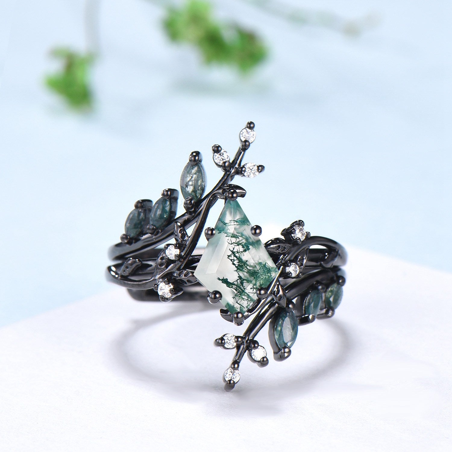 Nature Inspired Moss Agate Ring Set - Black Gold Leaf Branch Marquise Cut Green Agate Engagement & Wedding Ring Set for Brides, Nature Lovers | Perfect for Outdoor Weddings, Boho Chic Style, and Unique Gift Giving