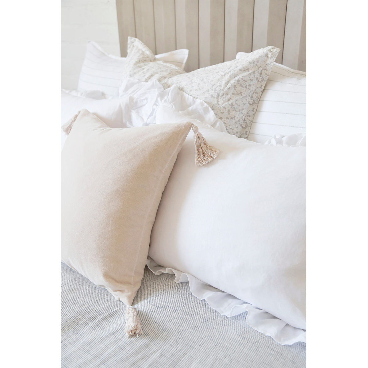 June Duvet Cover Set - Soft Breathable Bedding with Zipper Closure - Perfect for Summer & All-Season Comfort - Home, Bedroom, Hotel Decor