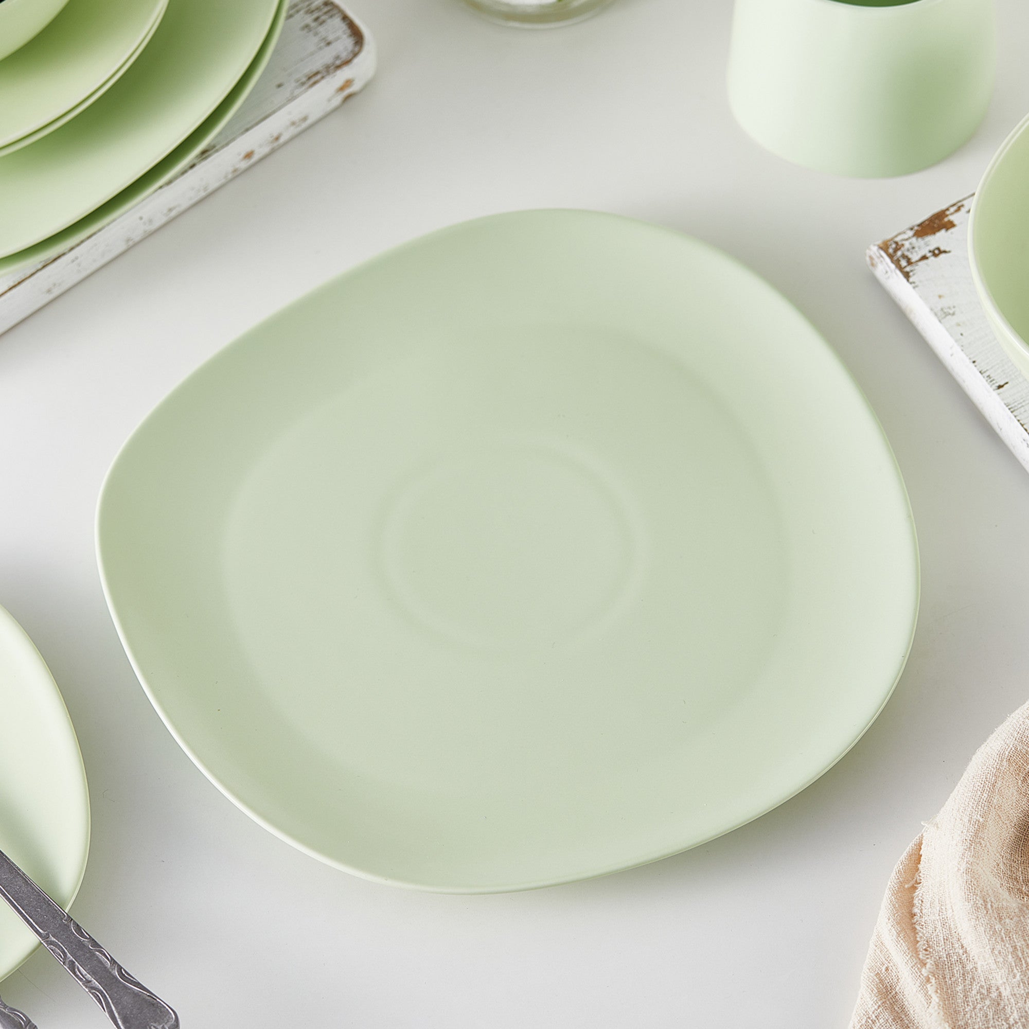 Delilah Porcelain Dinner Plate Set - 6-Piece Elegant Bone China Plates for Fine Dining, Parties & Home Decor