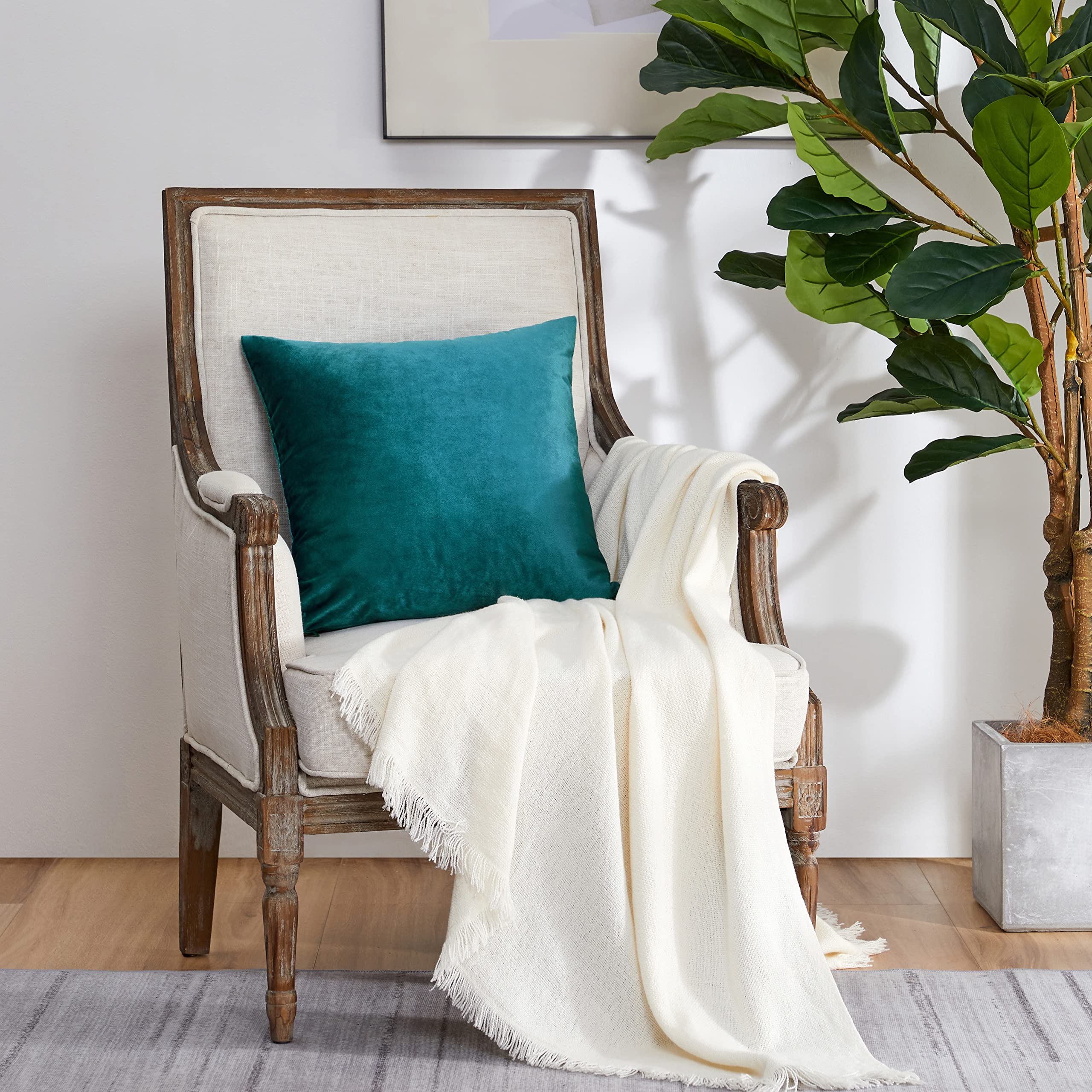 GIGIZAZA Velvet Throw Pillow Covers Set of 2 - 20x20 Inch Teal Peacock Green Sofa Cushion Covers for Living Room, Bedroom & Home Décor - Soft Luxury Pillow Cases for Couch, Chair and Bed