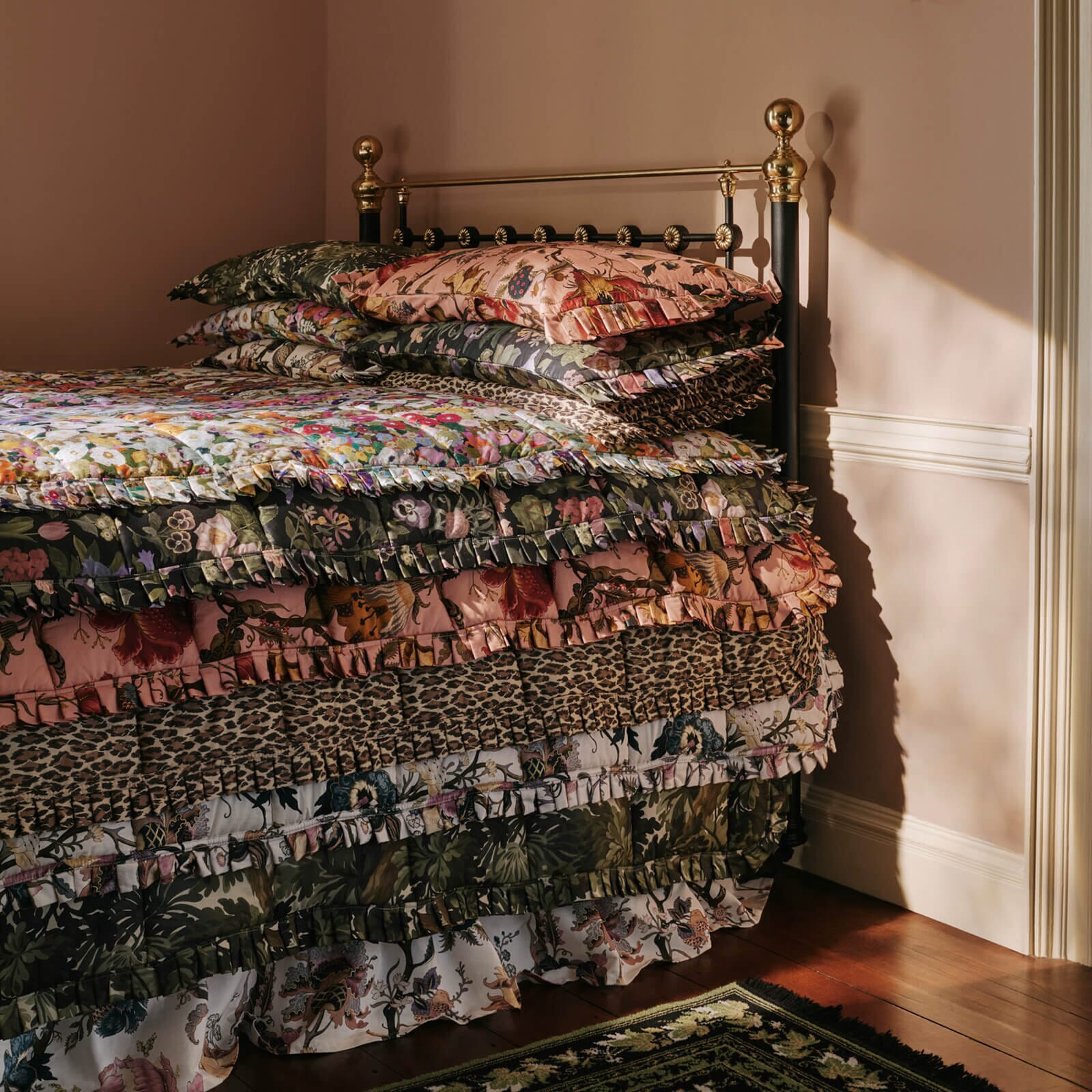 Premium FORIS Cotton Sateen Quilt - Soft & Breathable Bedding Set - Verdure Floral Pattern - Perfect for Home Decor, Guest Rooms & Cozy Bedroom Retreats