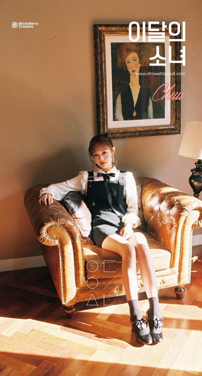 LOONA Yves & Chuu Monthly Girl Single Album Booklet + Photocard Set - Sealed K-POP Collectible for Fans & Gift Giving