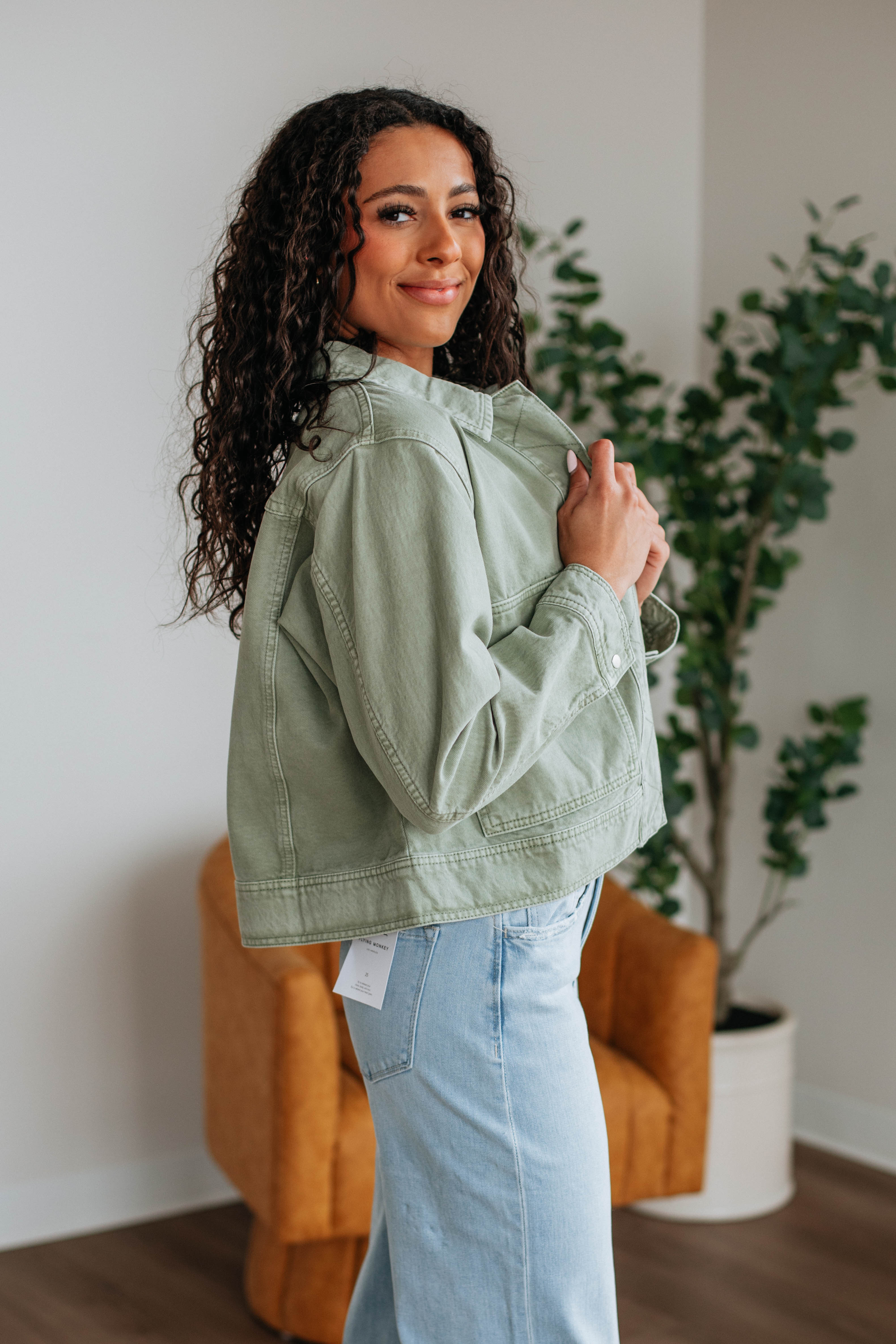 Drelin Women's Denim Jacket - Classic Blue Distressed Vintage Style for Casual Wear | Perfect for Everyday Outfits, Layering & Fall Fashion