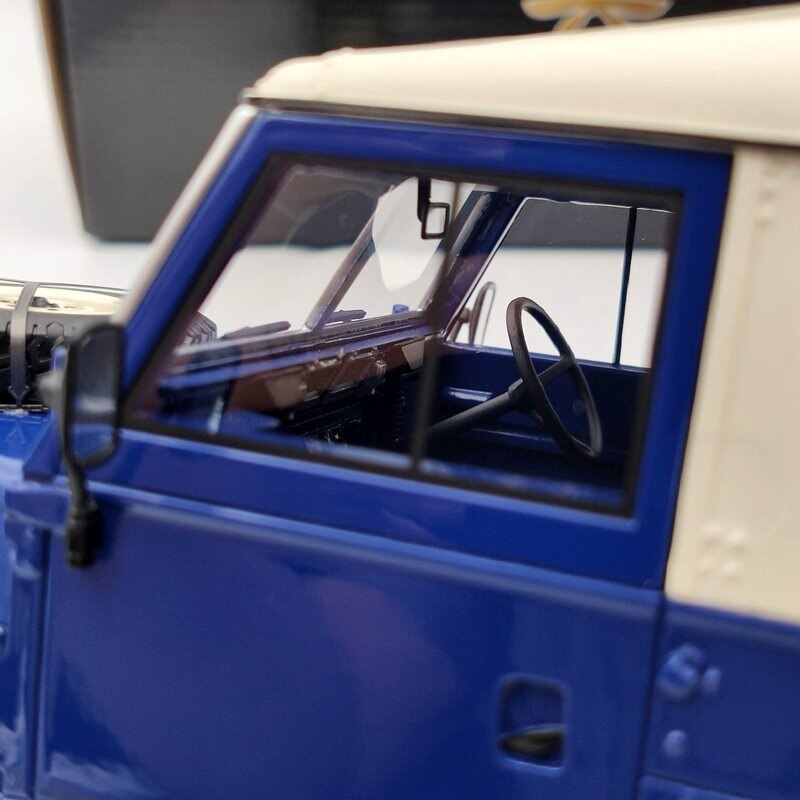 BOS 1/18 Scale Land Rover Series III 1973 Blue & White Resin Model Car - Collectible Diecast Vehicle for Adults, Gift for Car Enthusiasts - Perfect for Display, Home Decor, and Toy Car Collections