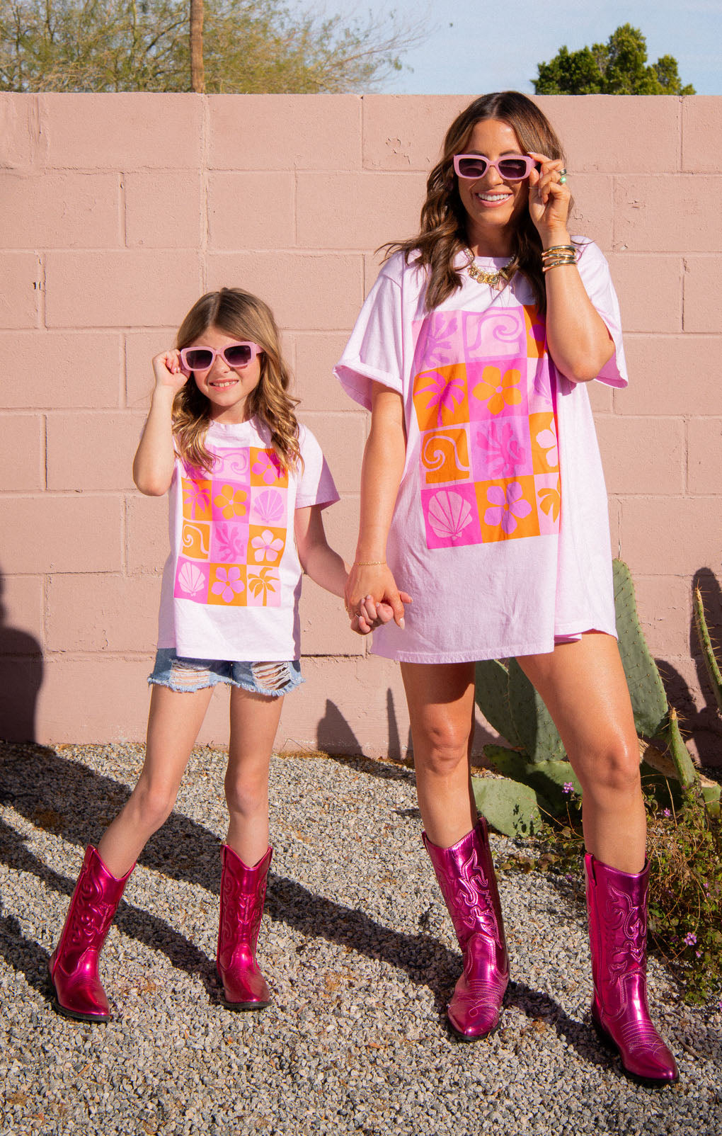 Little Travis Tee - Pink Daisy Graphic Print Cotton T-Shirt for Women | Casual Summer Outfit, Streetwear Fashion, Gift for Her