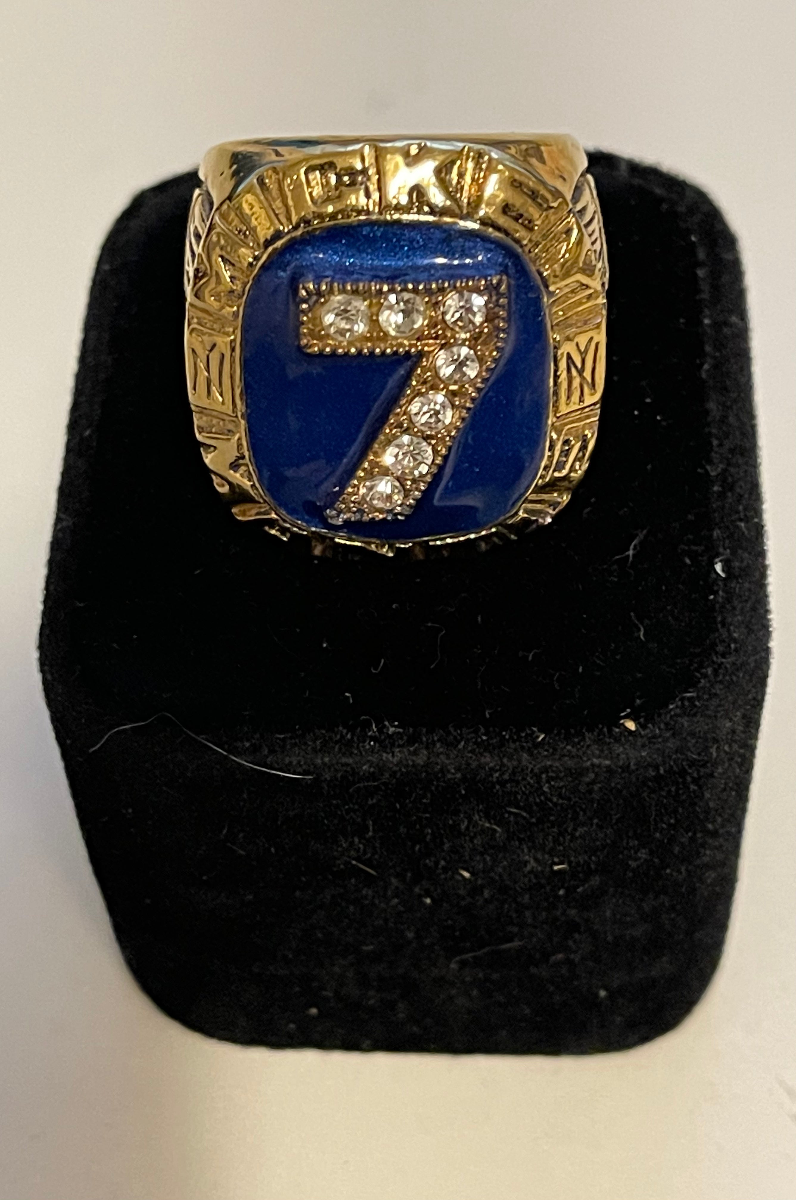 Authentic Mickey Mantle Replica Baseball Ring with Display Case - Perfect for Collectors, Yankees Fans & Sports Memorabilia Gifts
