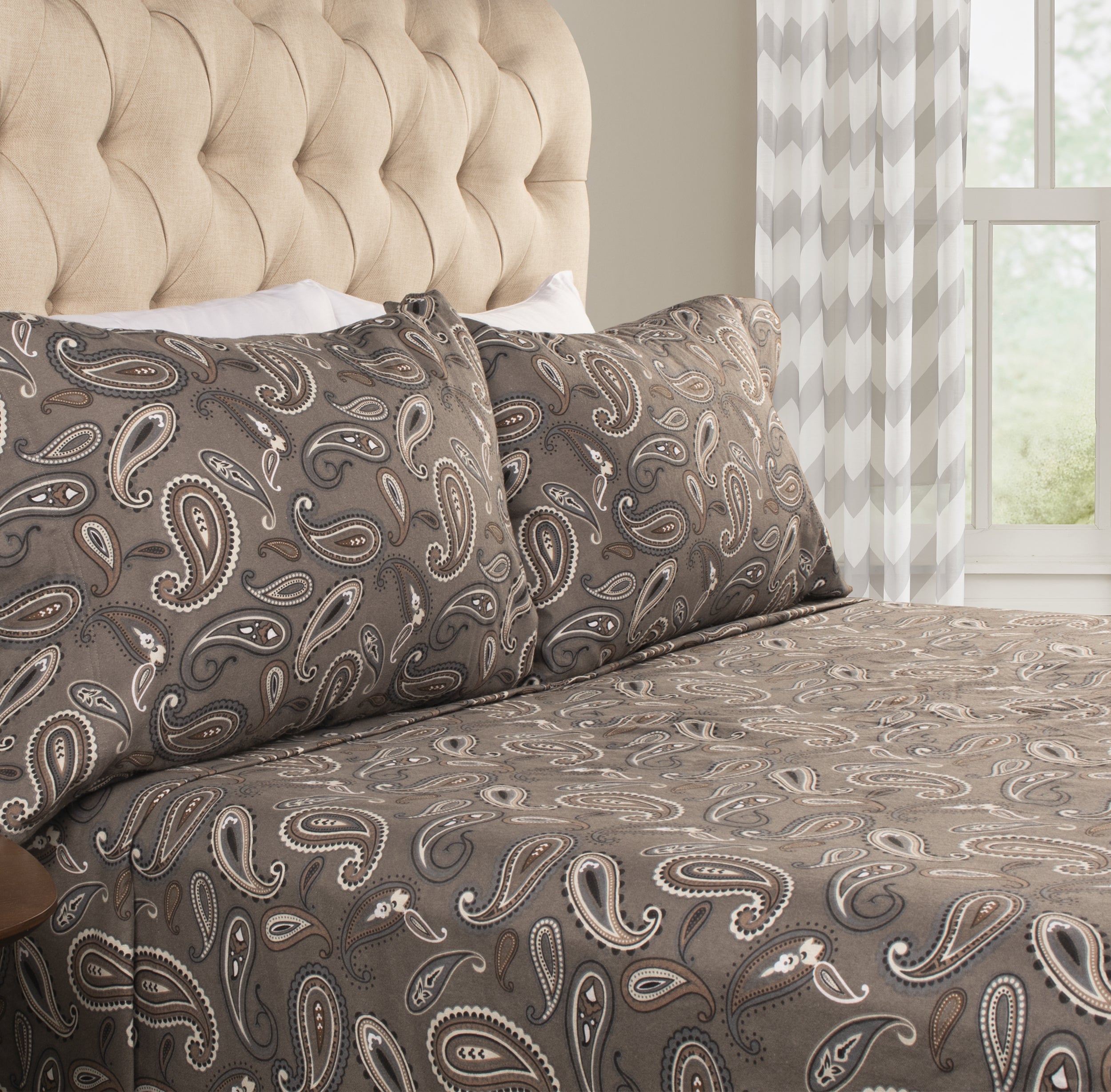 Soft Flannel Cotton Floral Paisley Bed Sheet Set with Deep Pockets - Queen Size, 4-Piece Set for Cozy Winter Nights & Guest Room Comfort