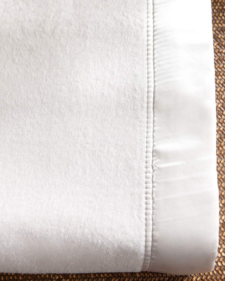 Melange Home Twin XL White Silk Blanket - Ultra Soft Luxury Bedding for Cozy Nights & Relaxation - Perfect for Bedroom, Guest Room, or Gift